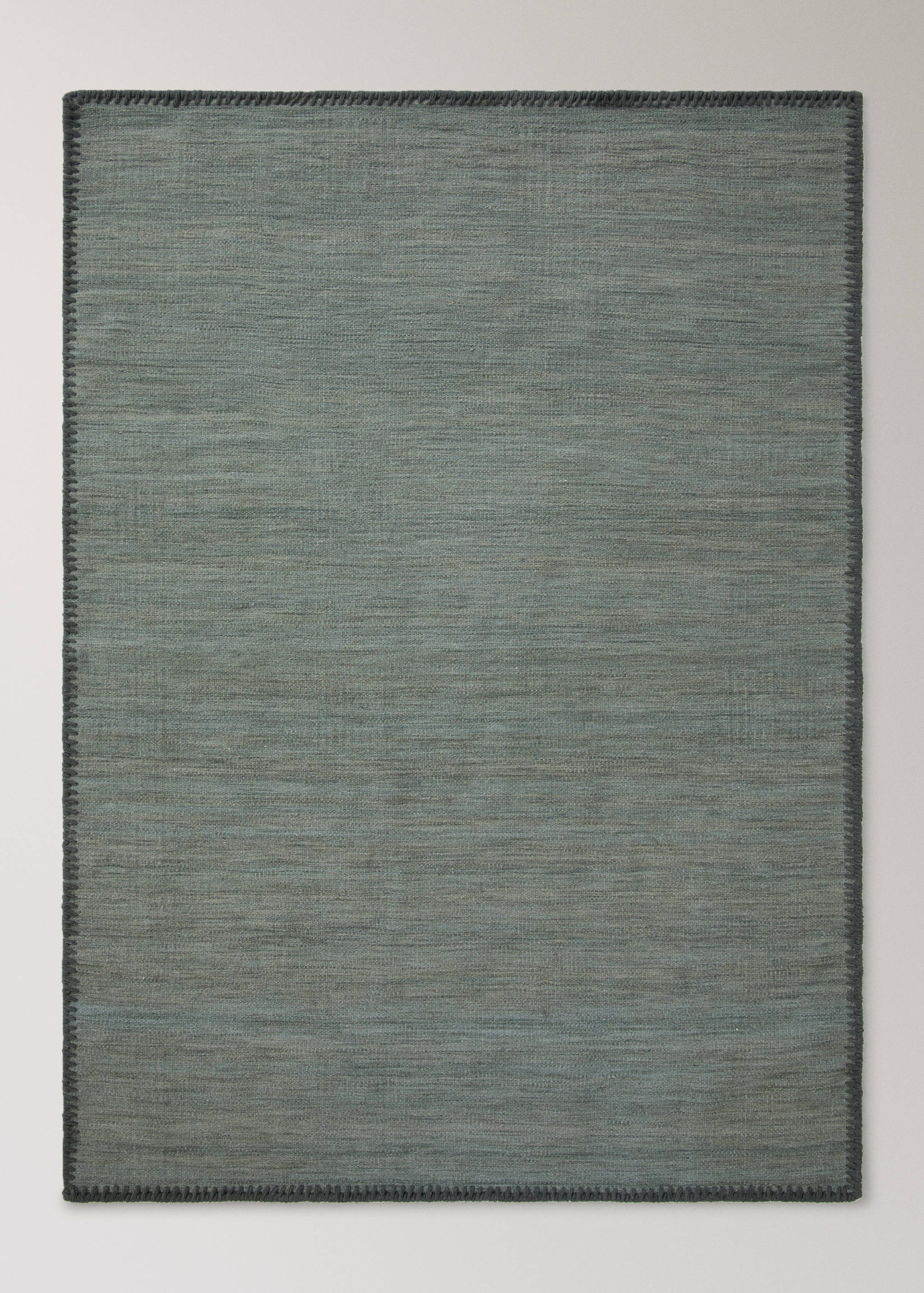 Embroidered trim rug - Article without model