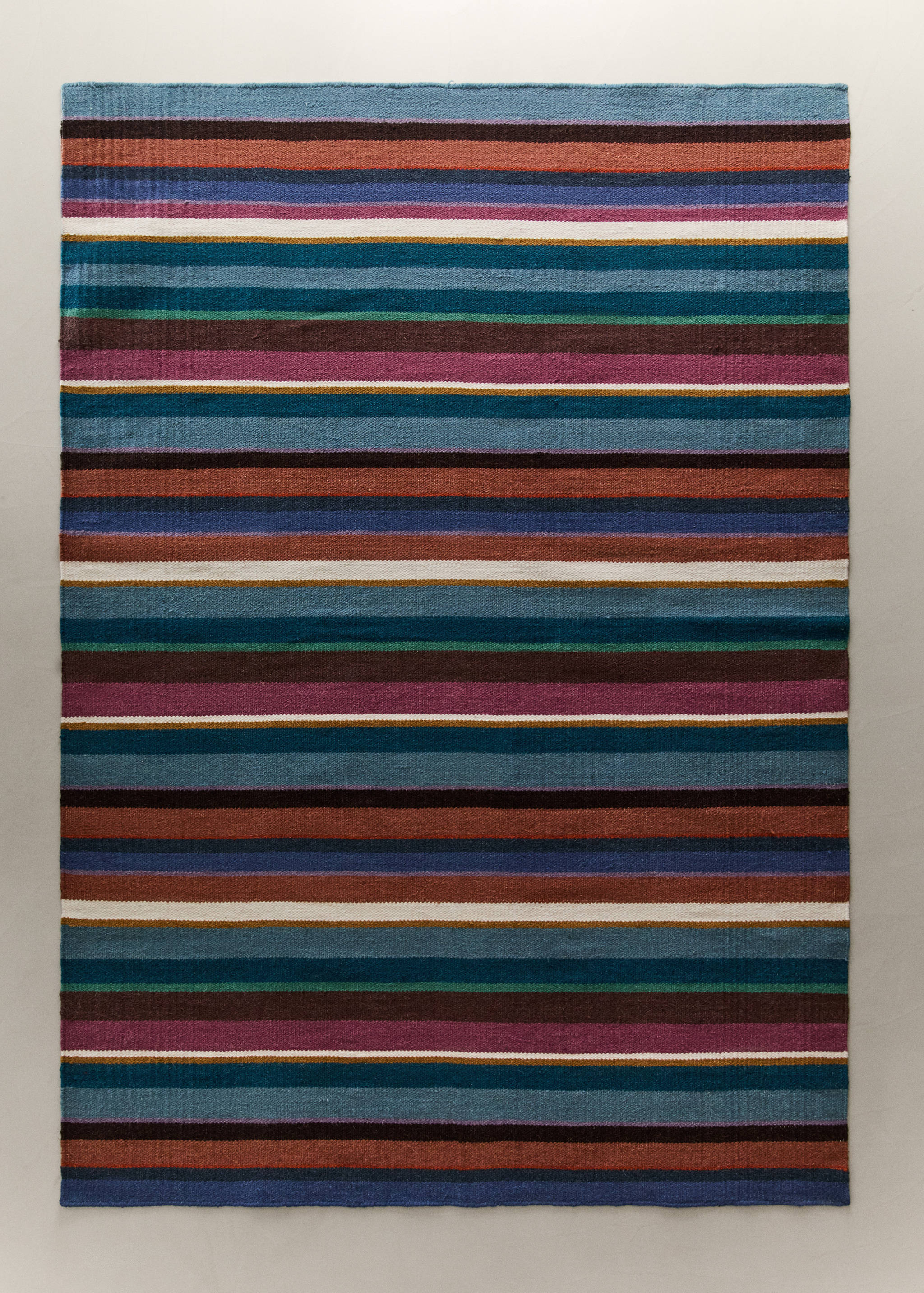 Large striped wool carpet - General plane