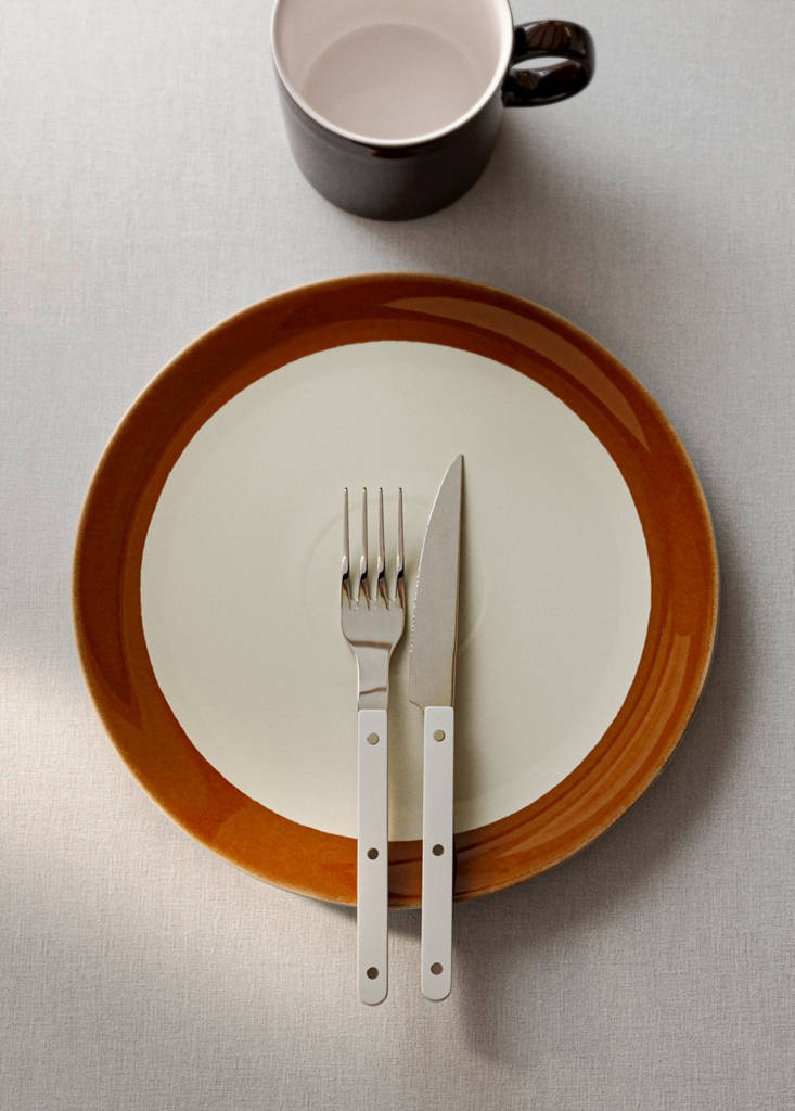 Hand-painted stoneware dinner plate — Leather