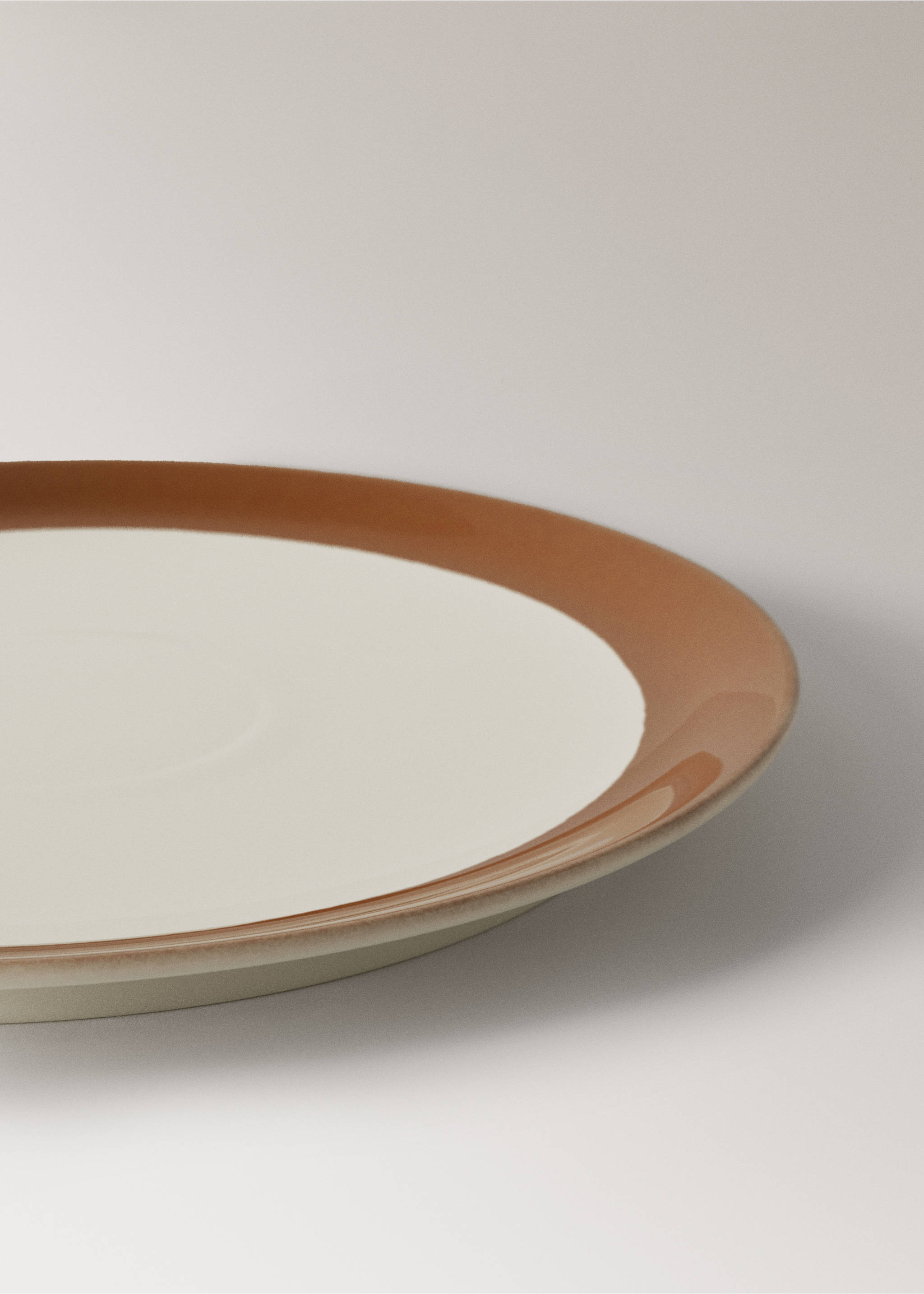 Hand-painted stoneware dinner plate - Details of the article 1, Leather. Ref: 37003317-00.