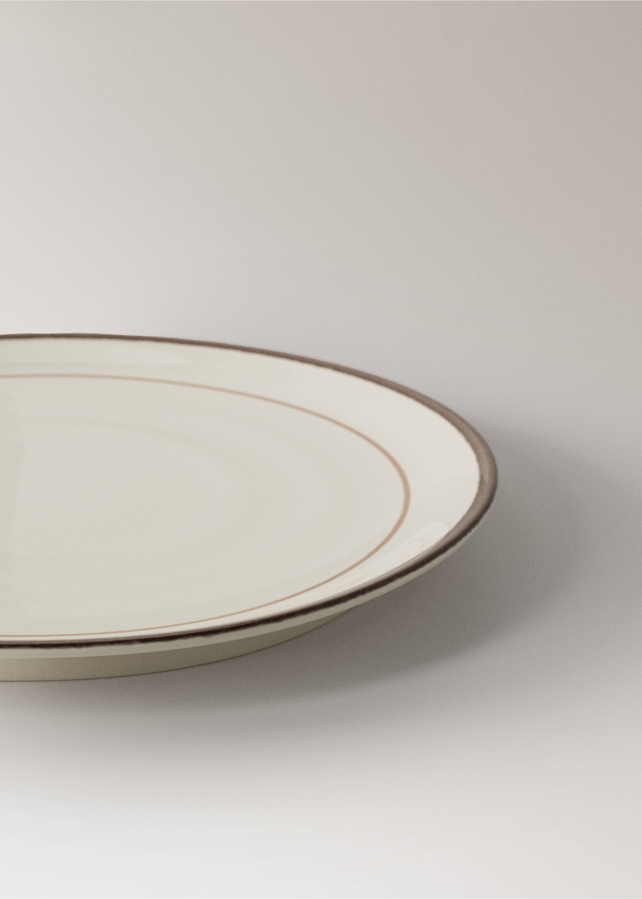 Hand-painted stoneware dessert plate - Details of the article 1, Leather. Ref: 37003318-00.
