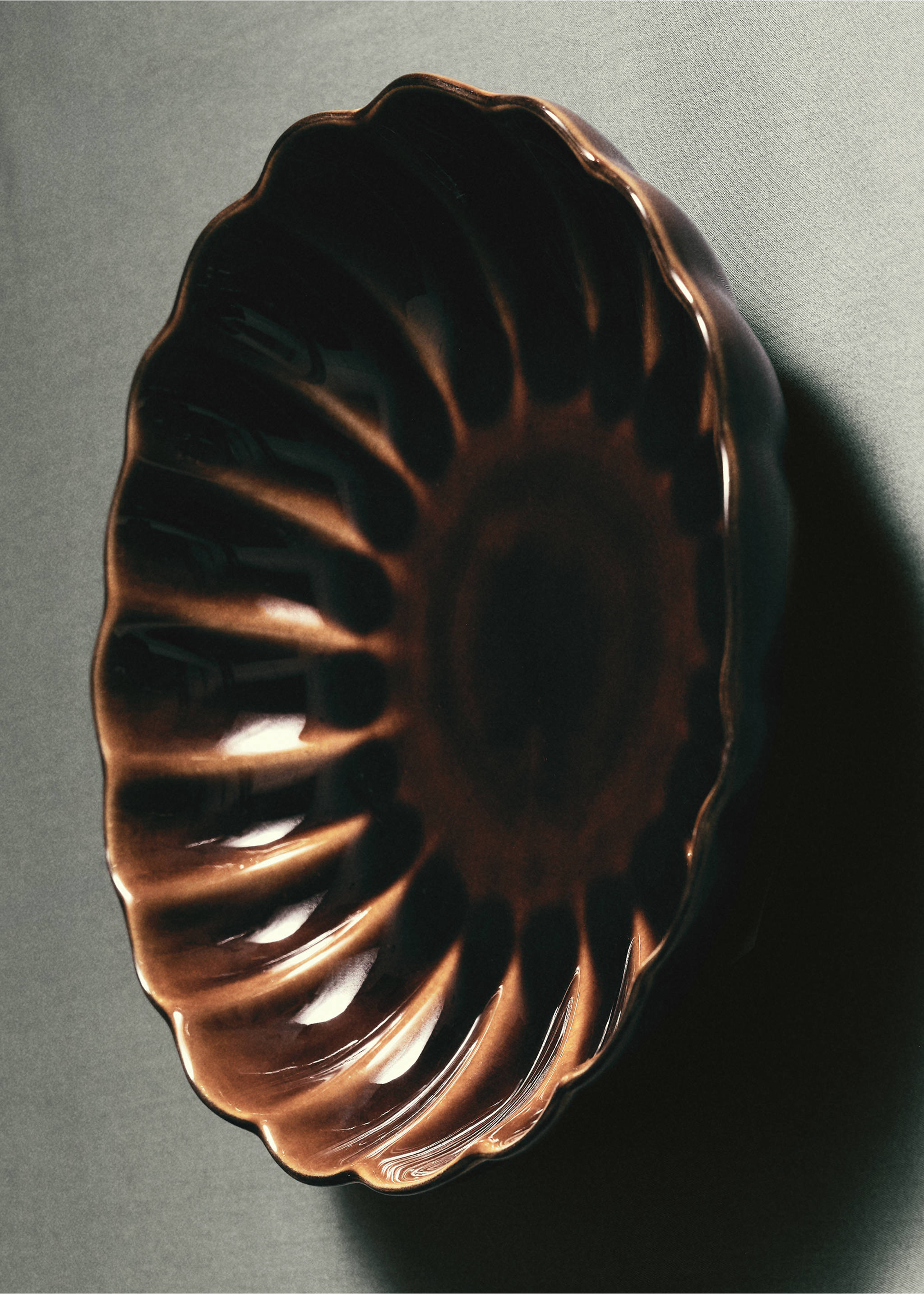 Deep stoneware bowl - Details of the article 7, Chocolate. Ref: 37003320-00.