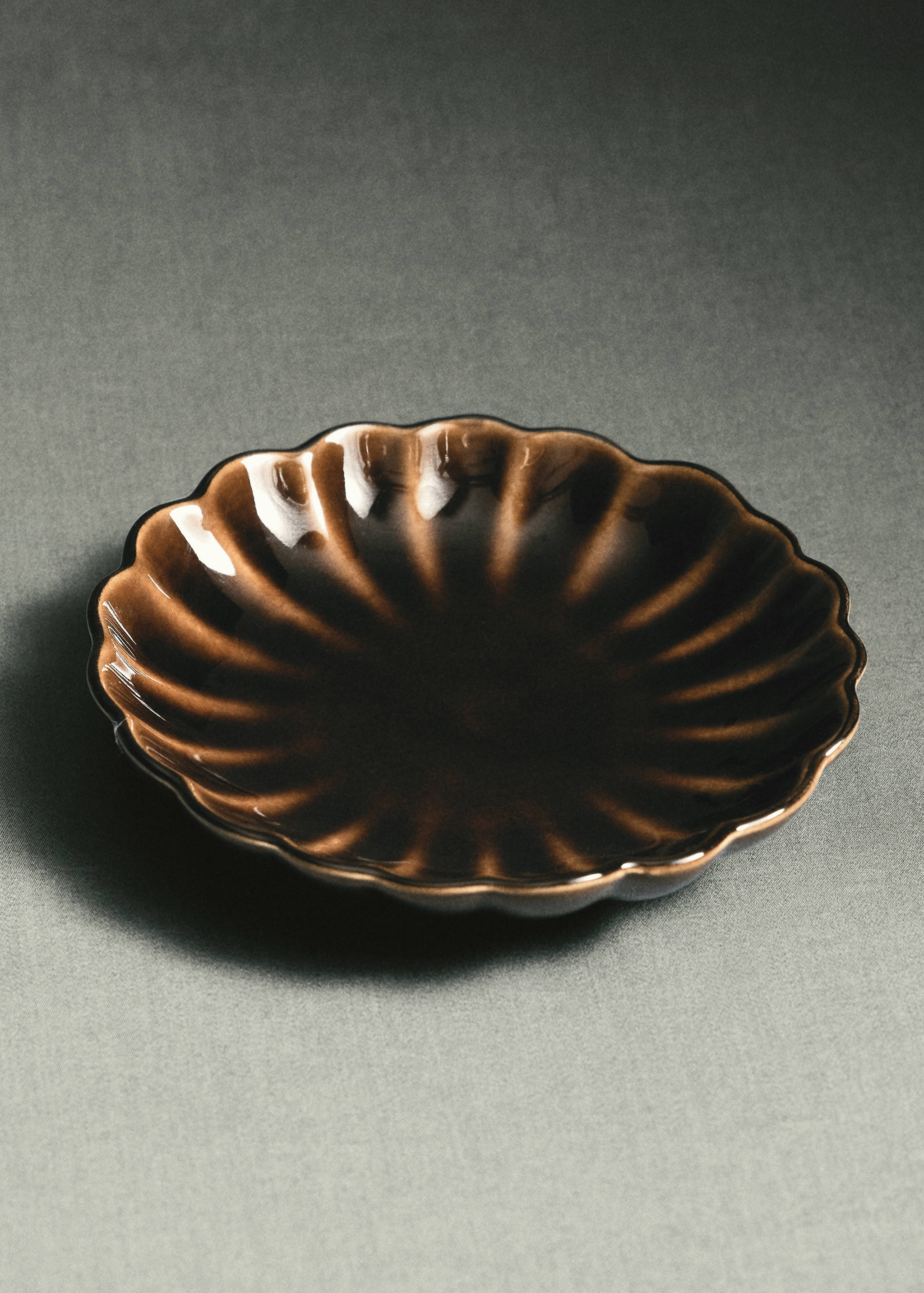 Stoneware bread plate - Details of the article 7