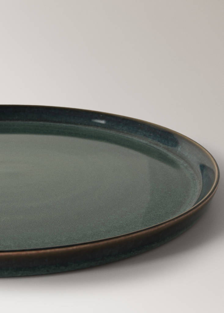 Smooth stoneware dinner plate — Coffee