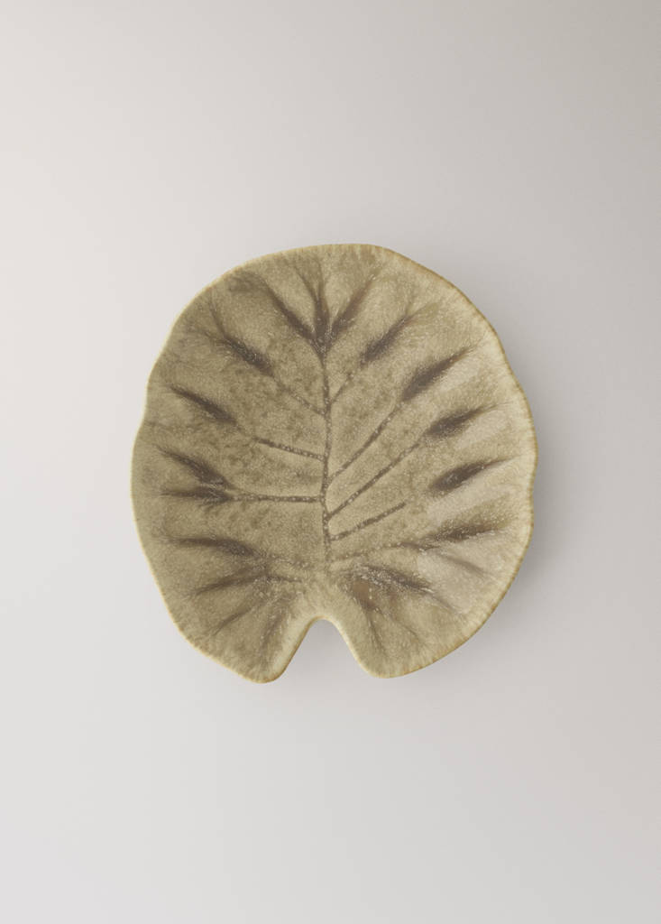 Stoneware dessert plate leaf — Medium Brown
