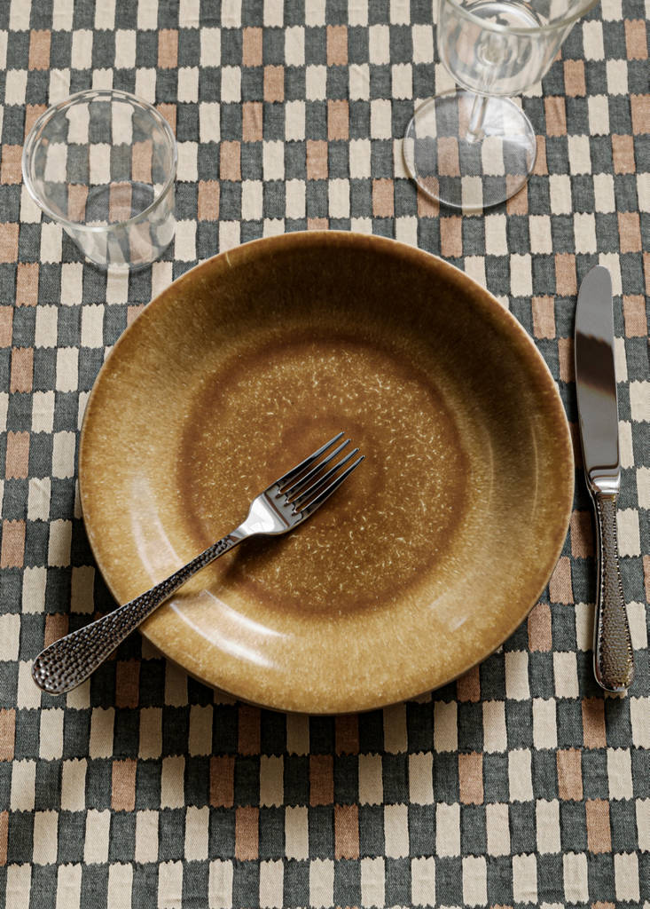 Gradient stoneware flat plate — Leather