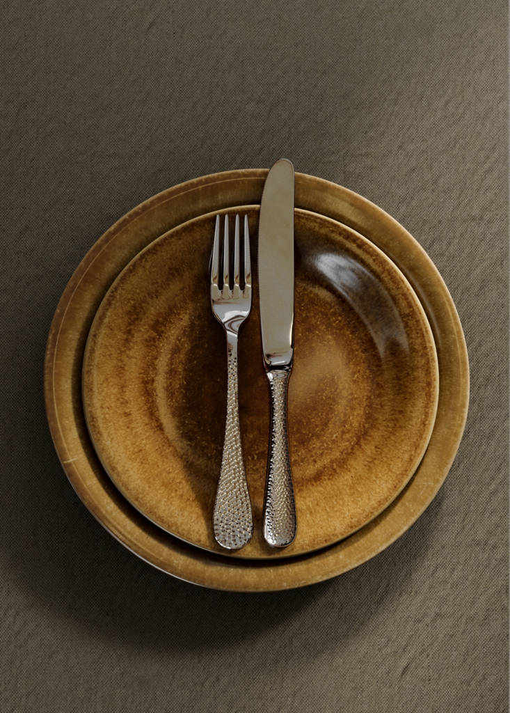 Gradient stoneware dessert plate — Leather