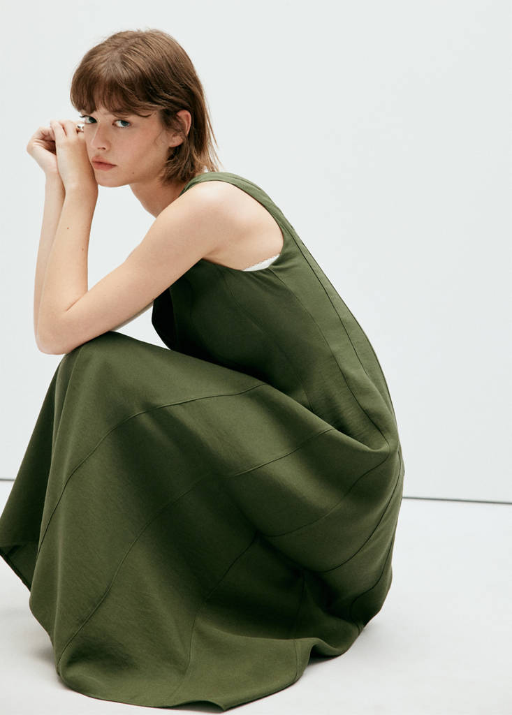 V-neck dress with stitching — Khaki