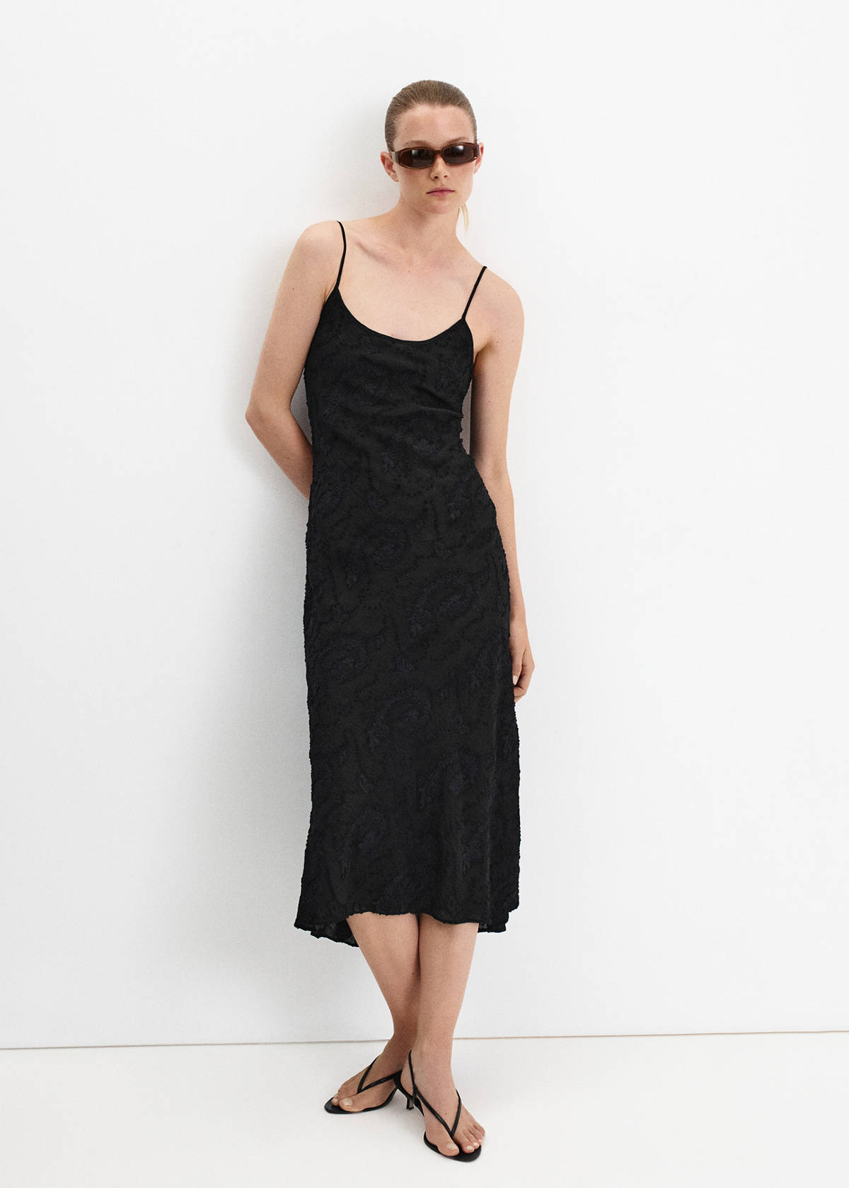 Embroidered dress with back neckline — Black