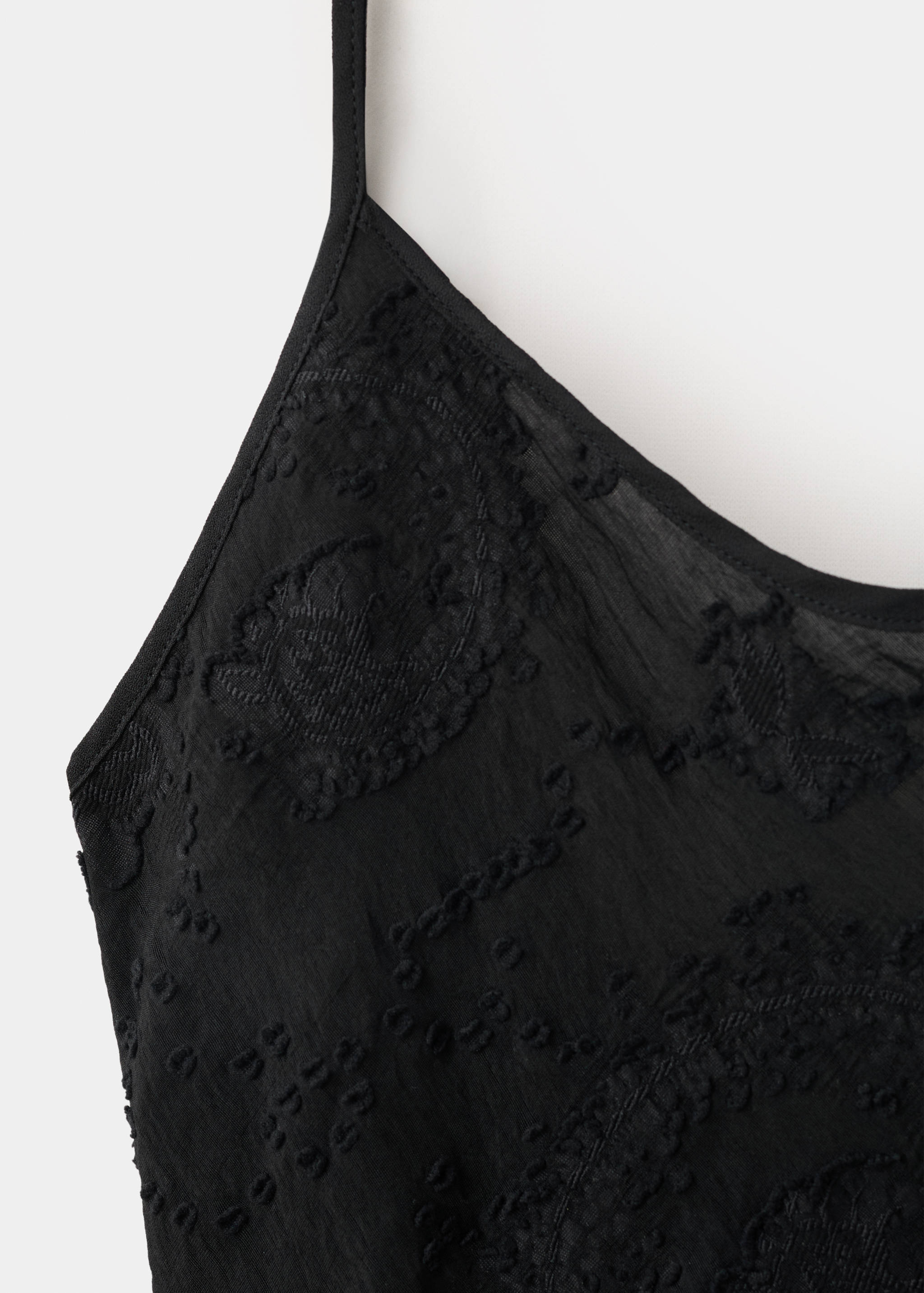 Chiffon dress with embroidered details - Details of the article 8