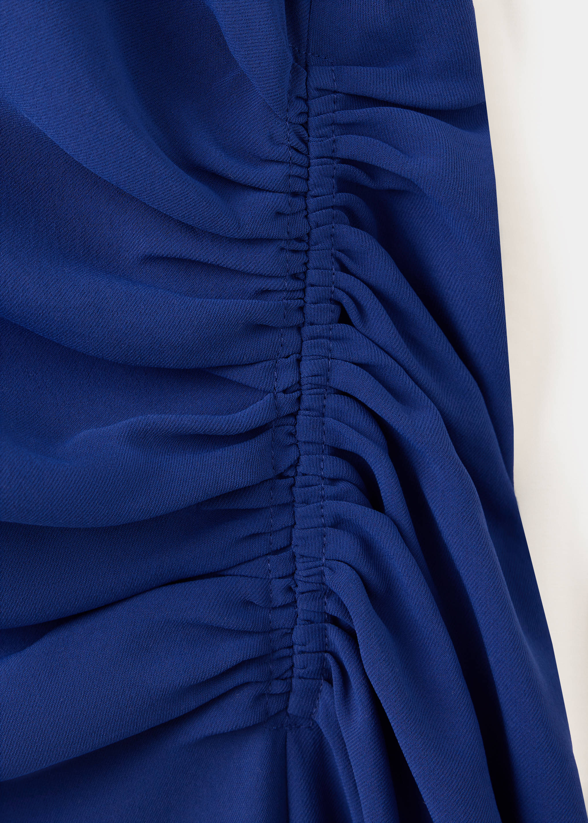 Robe froncée avec col drapé - Détail de l'article 0