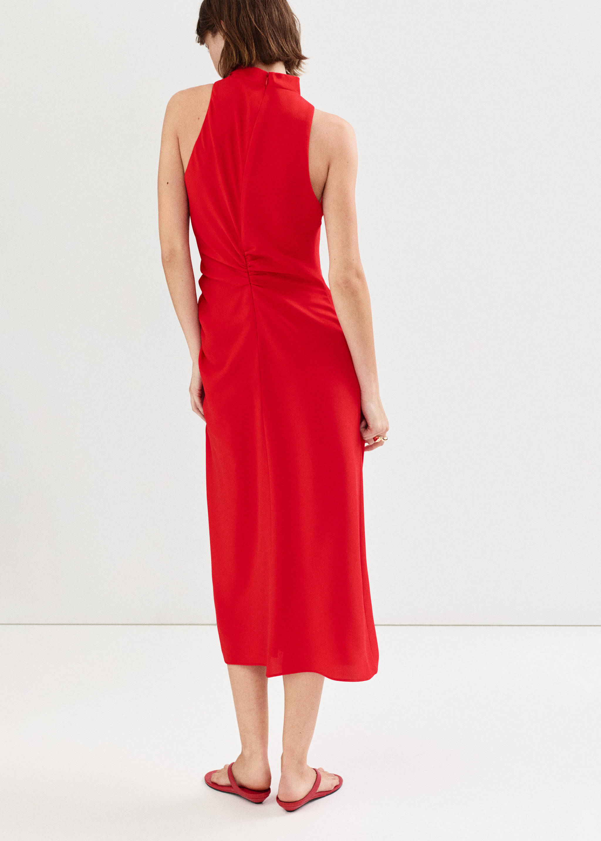 Ruched dress with draped neckline - Reverse of the article