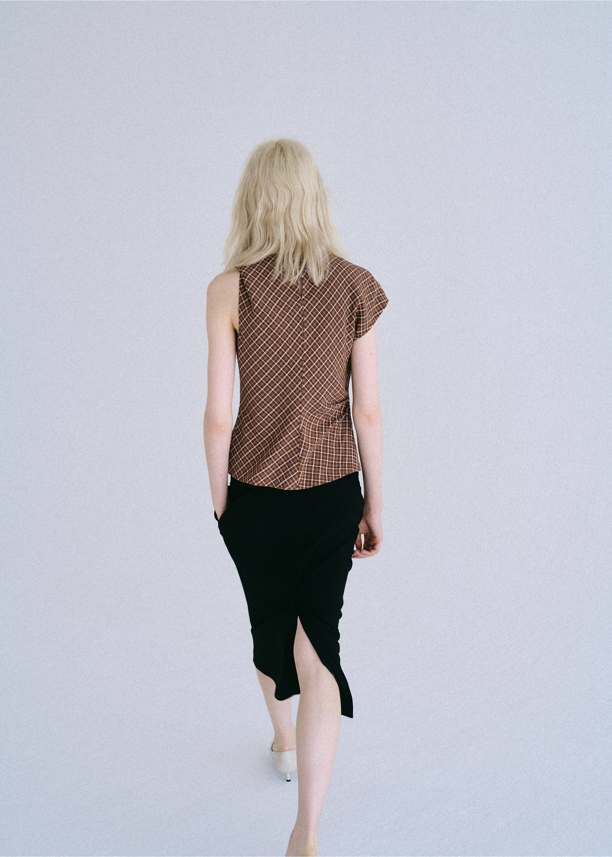 Asymmetric checked blouse - Reverse of the article, Brown. Ref: 37004078-00.