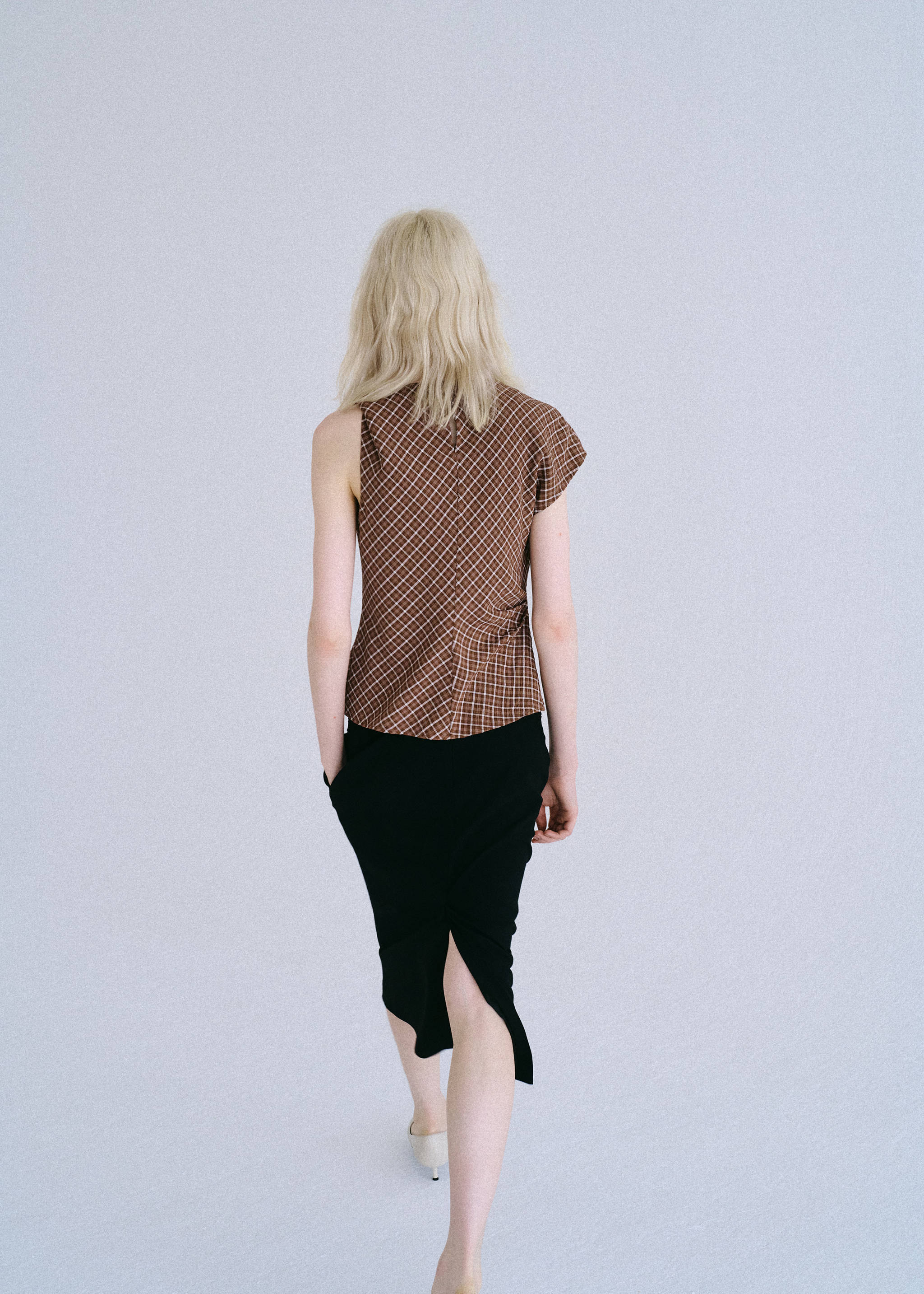 Asymmetric checked blouse - Reverse of the article