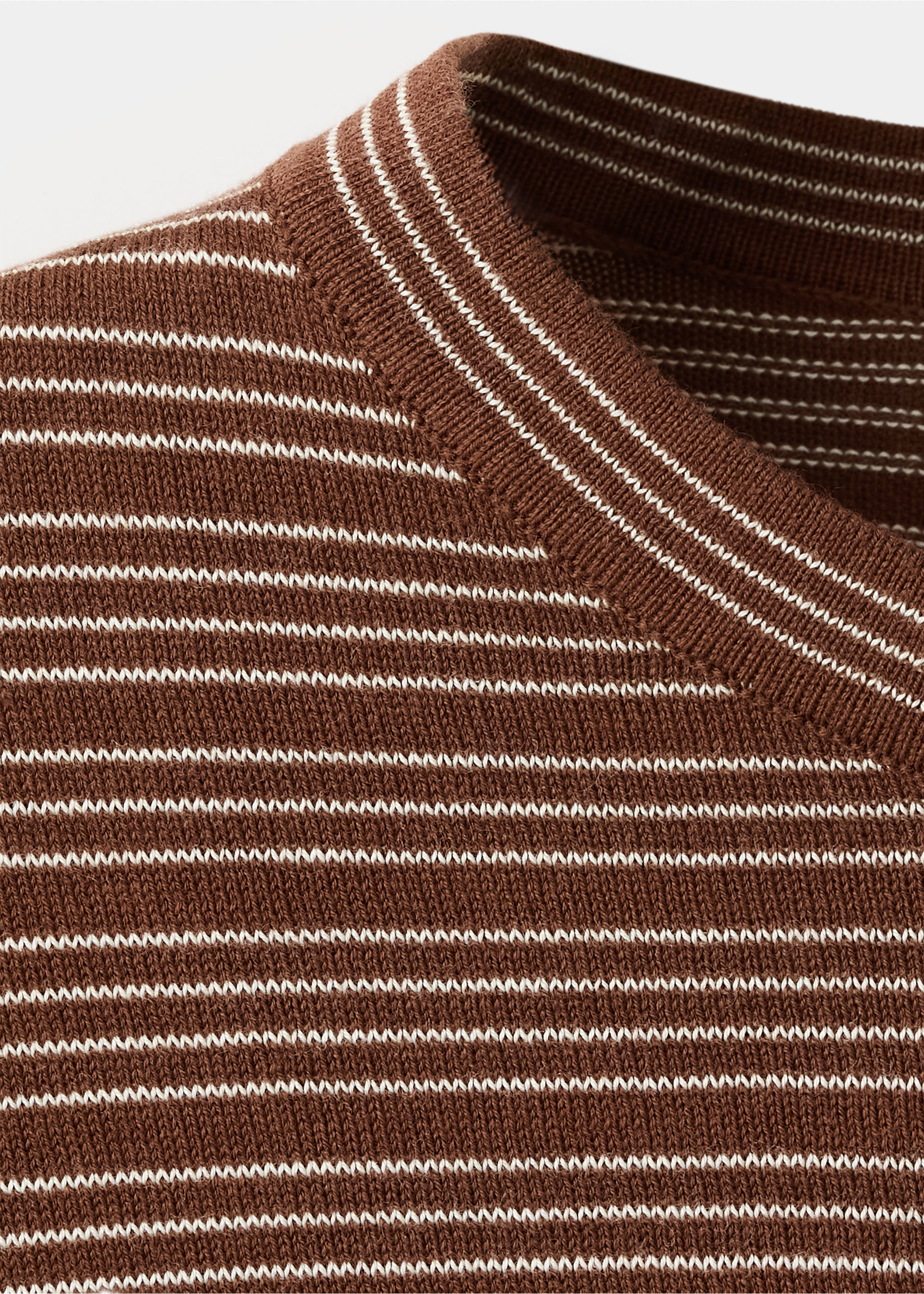 Striped short-sleeved sweater - Details of the article 8, Chocolate. Ref: 37004082-00.