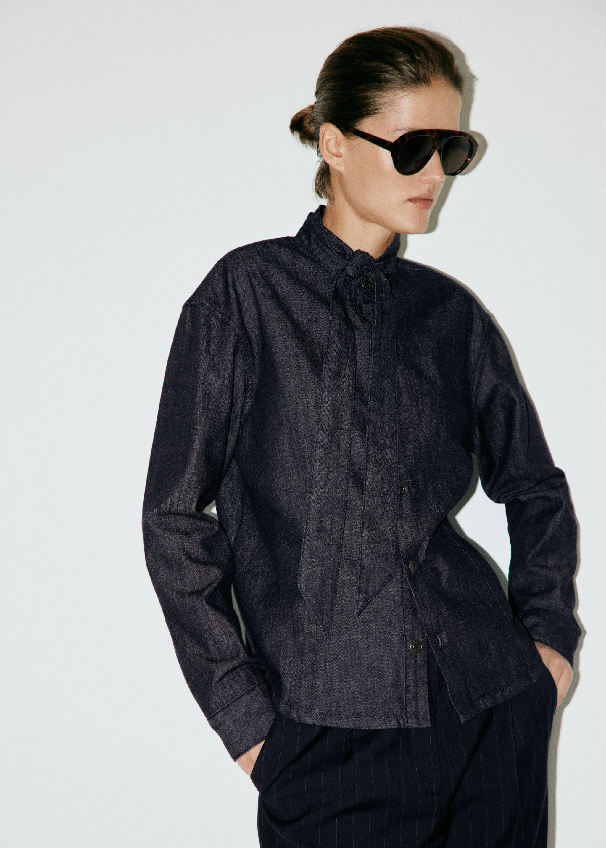 Denim shirt with bow - Medium plane
