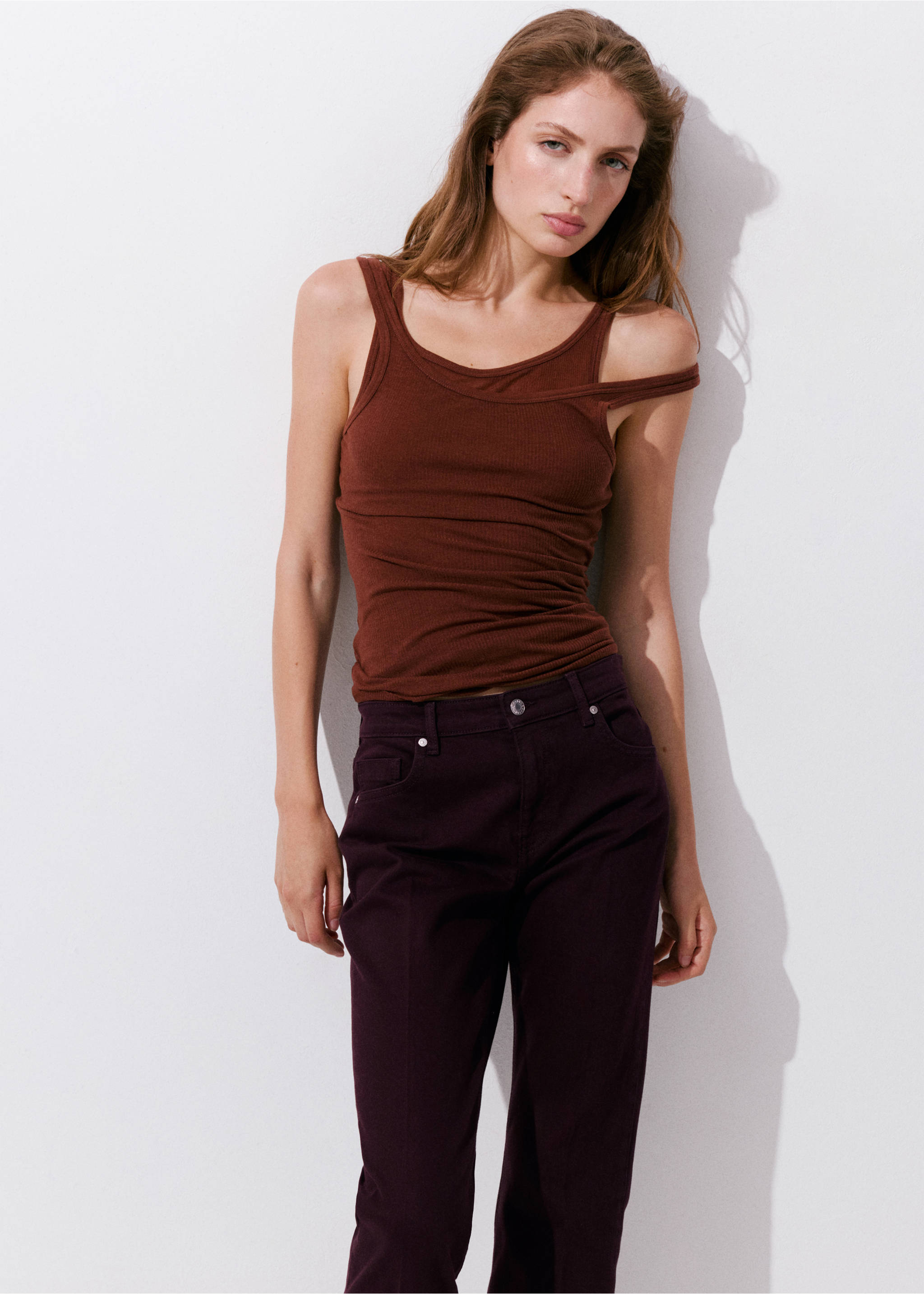 Jeans sienna - Détail de l'article 1, Lie de vin. Ref: 37004090-00.