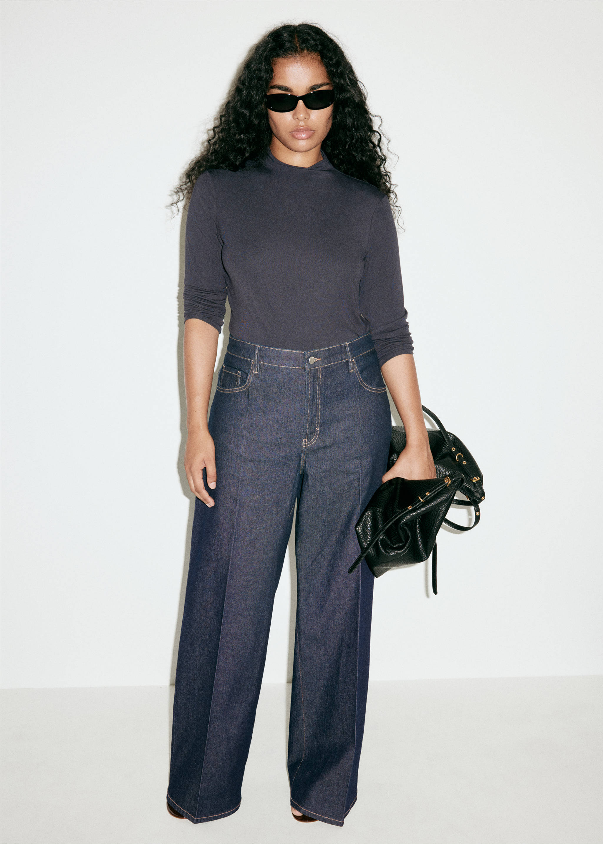 High-waisted wideleg jeans - Details of the article 6, Open Blue. Ref: 37004092-00.