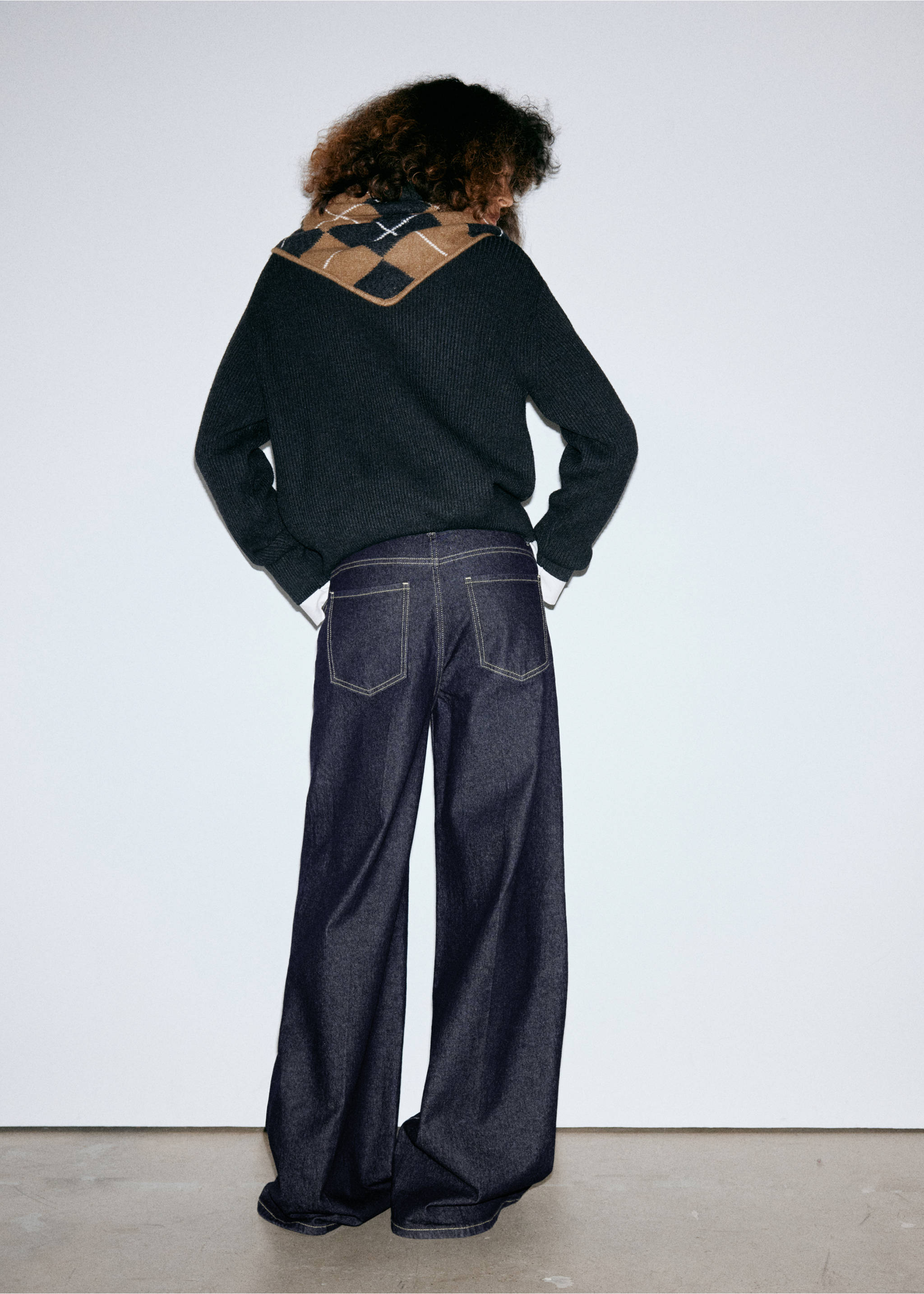 Dark indigo blue wide-leg denim trousers from the back, featuring contrast stitching., Open Blue. Ref: 37004092-02.