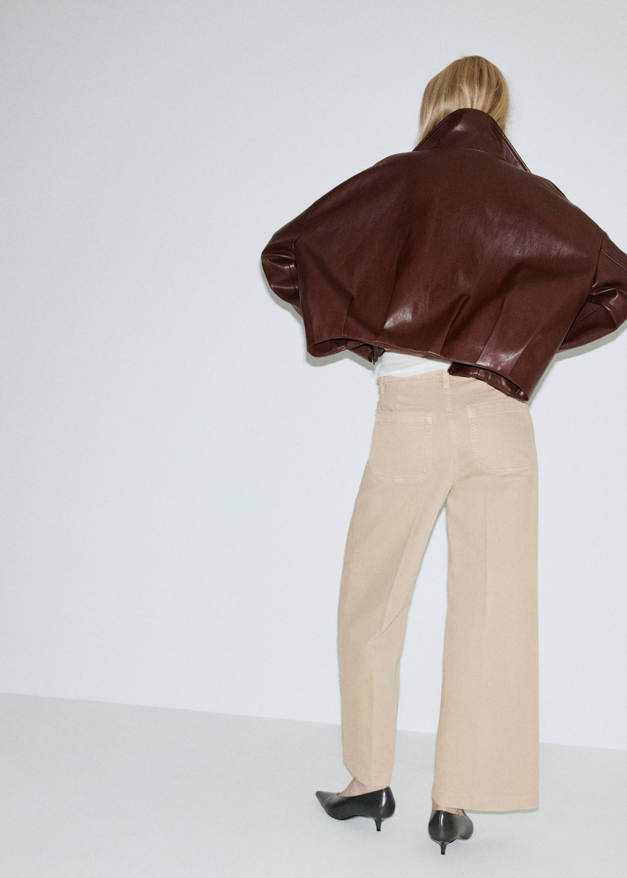Wide-leg patch pocket jeans - Reverse of the article