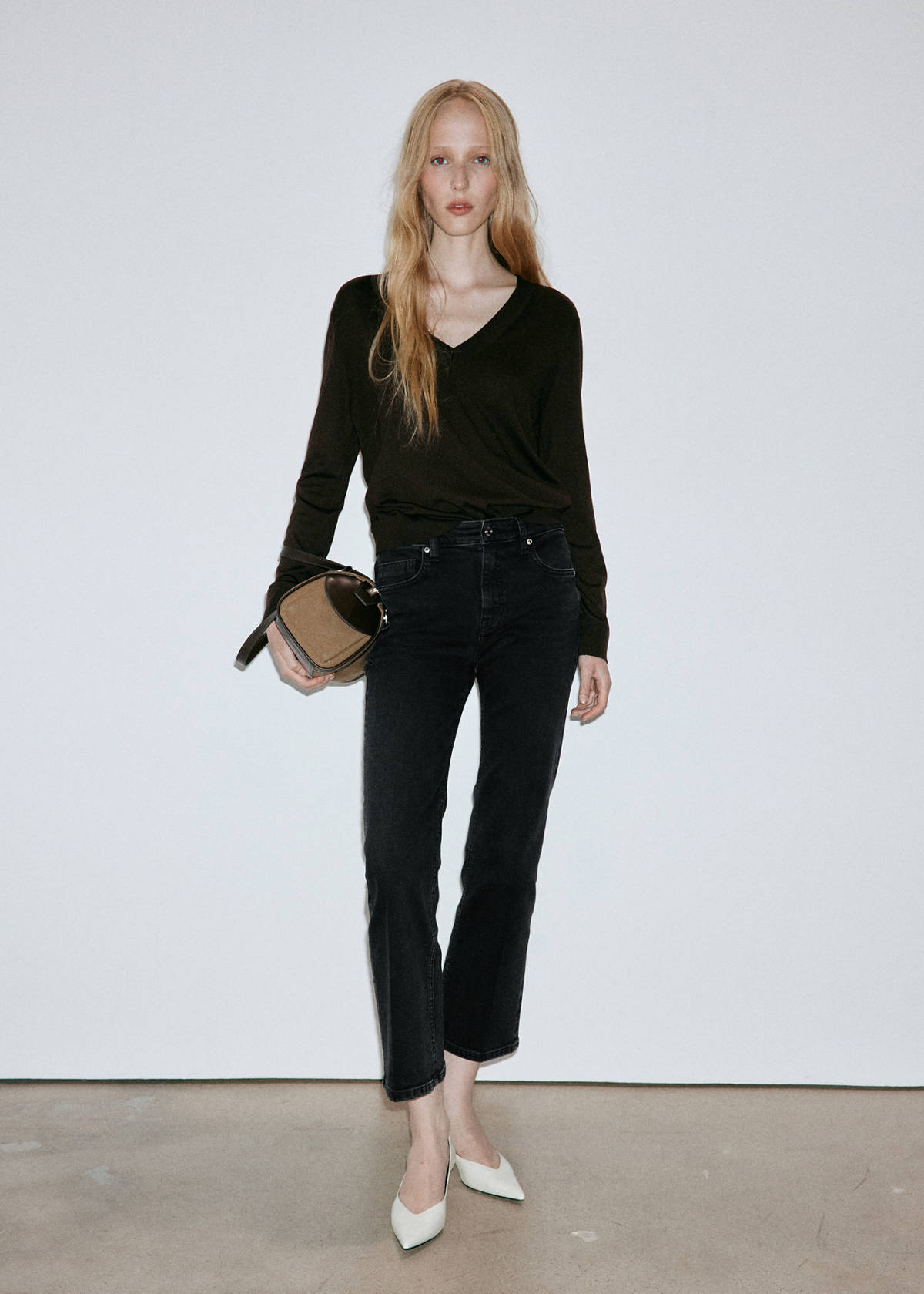 Sienna flared cropped jeans — Black denim
