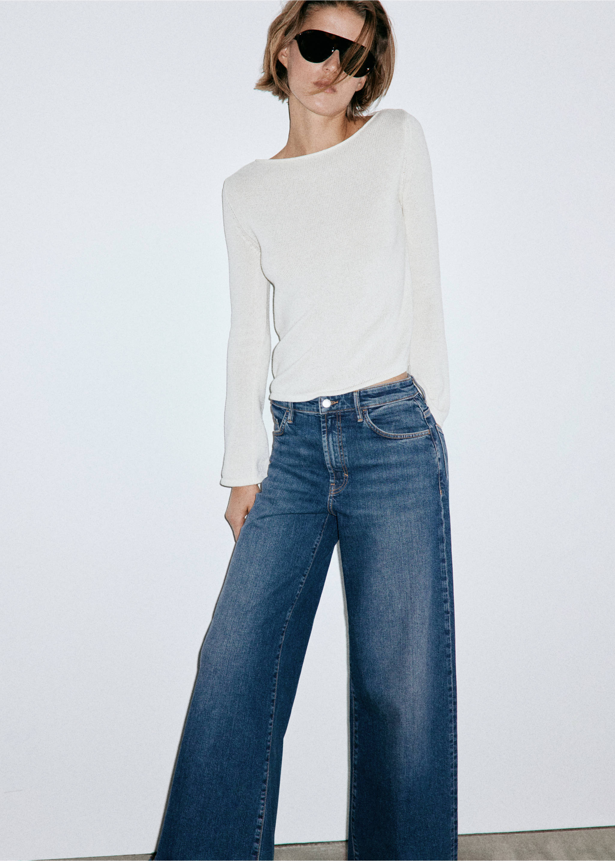 High-waisted wideleg jeans - Details of the article 1, Dark Blue. Ref: 37004100-00.
