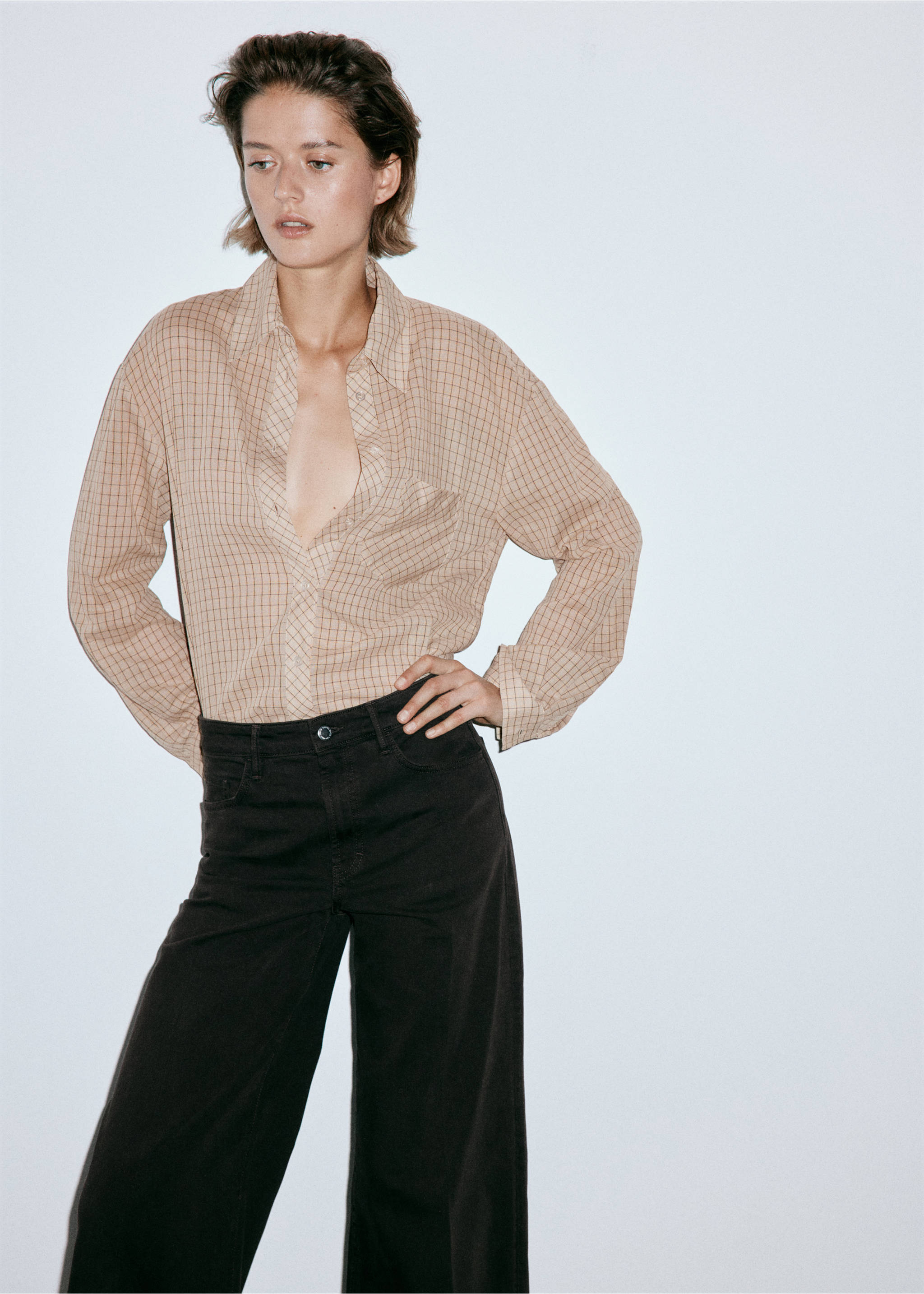 High-waisted wideleg jeans - Details of the article 1, Chocolate. Ref: 37004101-00.