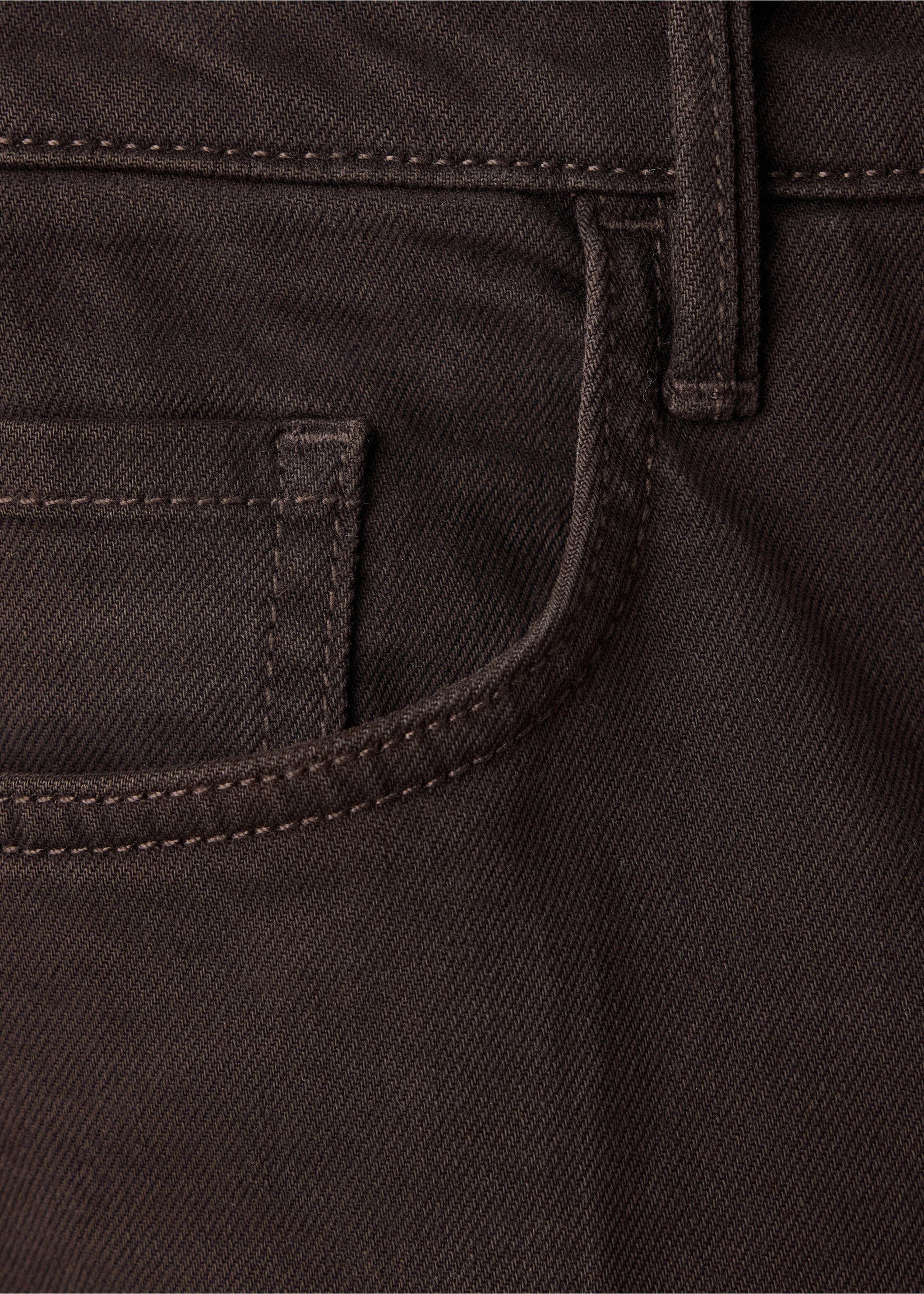 High-waisted wideleg jeans - Details of the article 8, Chocolate. Ref: 37004101-00.