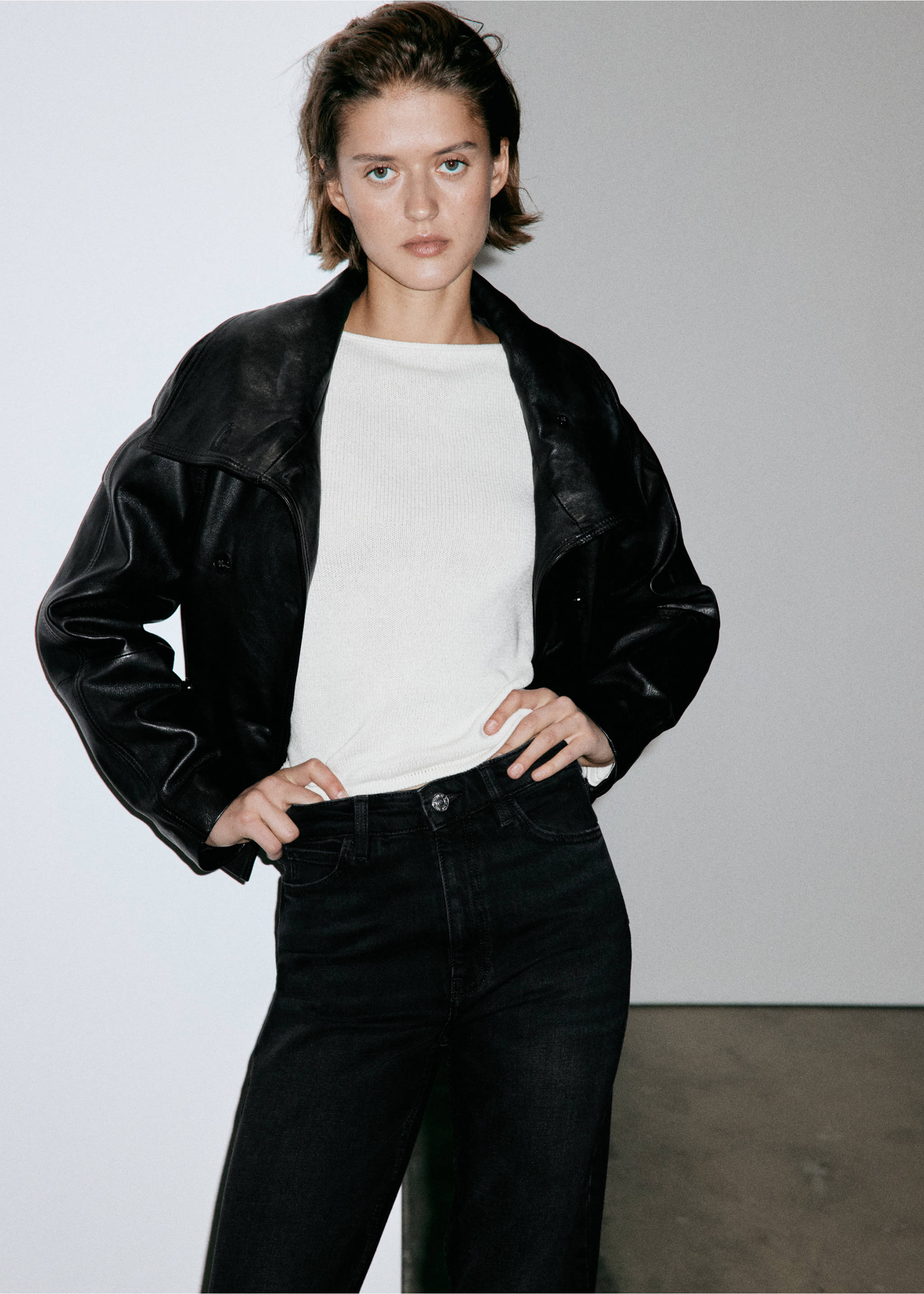 Newmom comfort high-rise jeans - Details of the article 1, Black denim. Ref: 37004104-00.