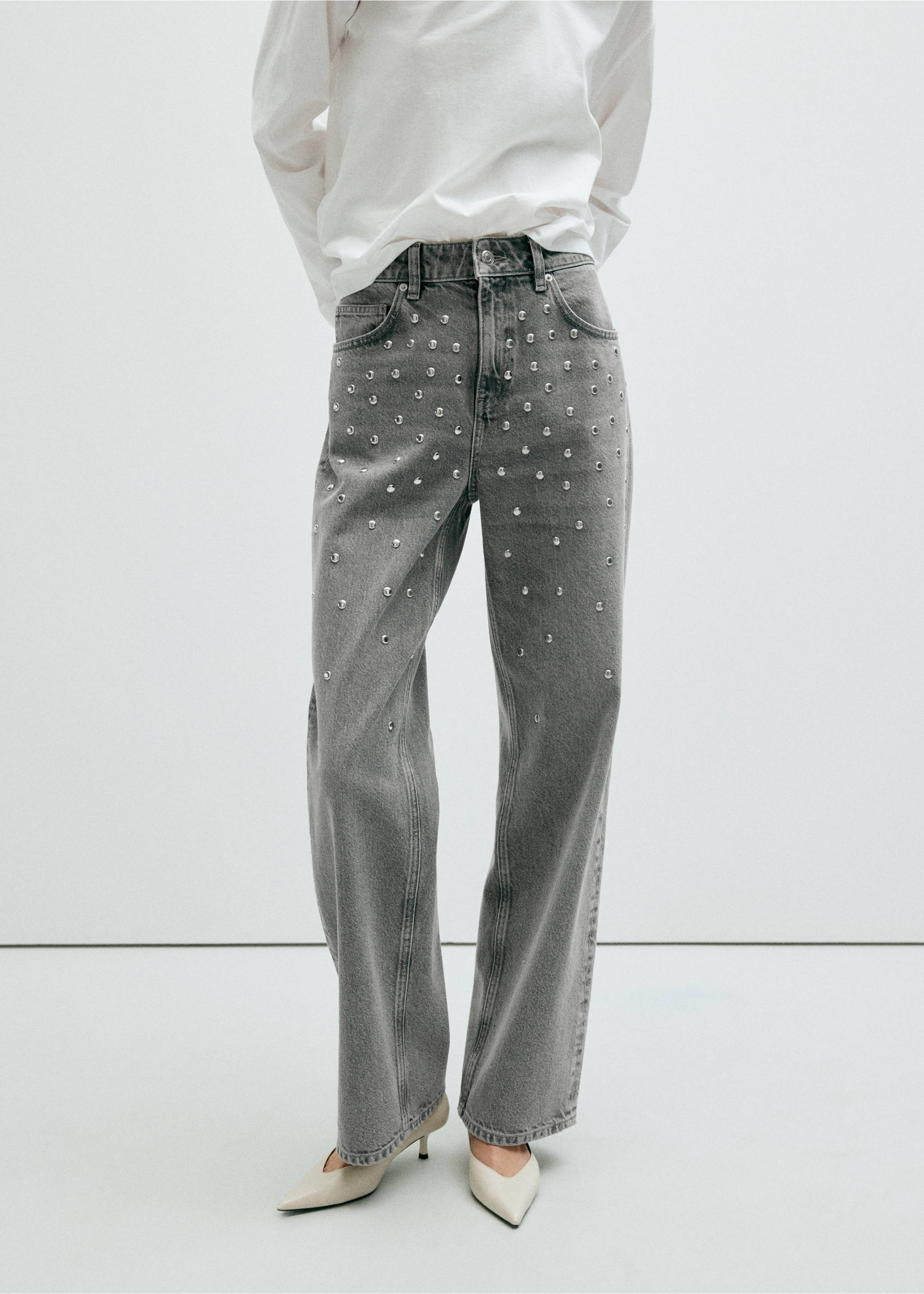 Jean regular waist à clous - Plan moyen, Gris denim. Ref: 37004106-01.