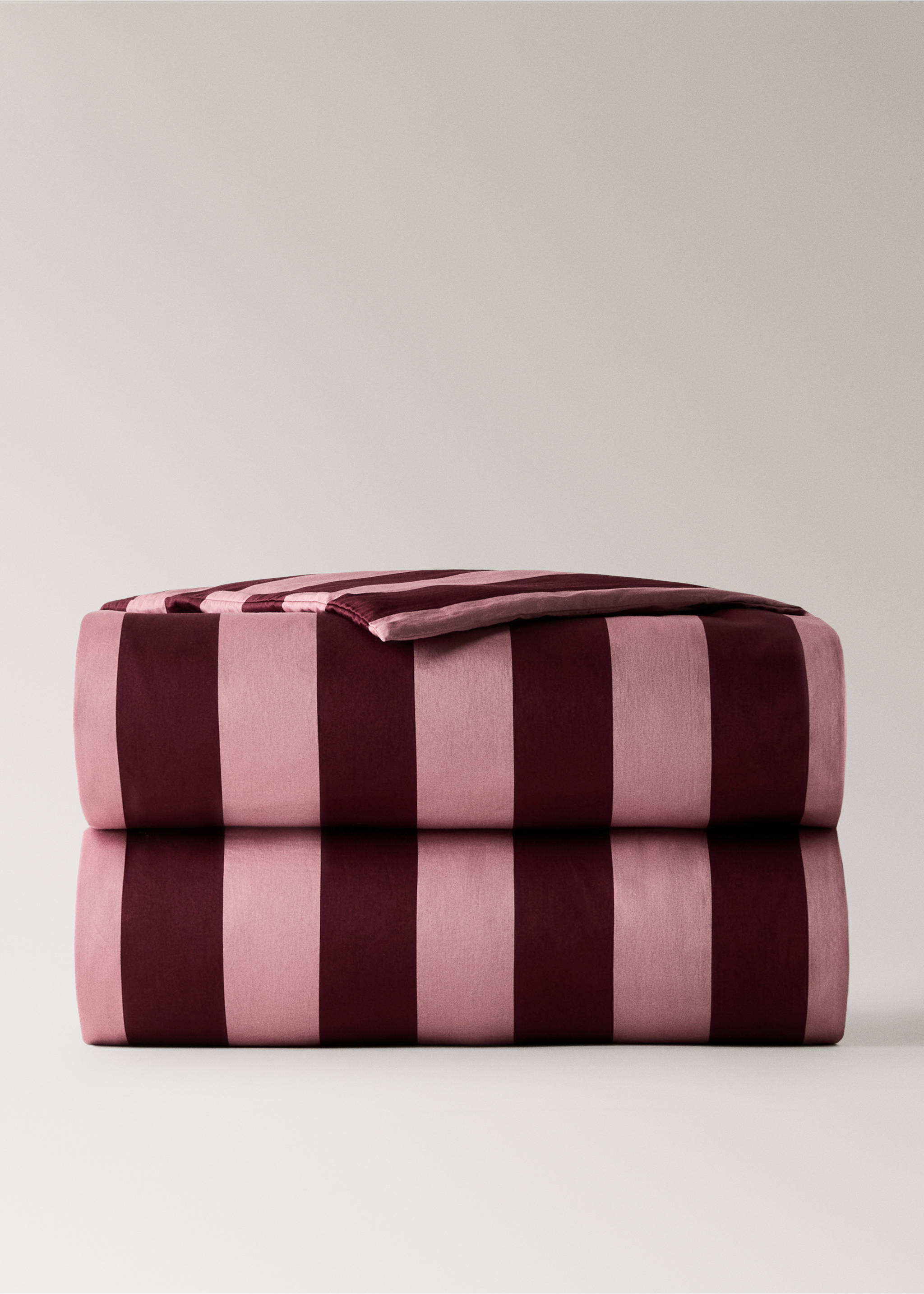 Watercolour Broad Stripes Duvet Cover for 150/160 cm Bed - Article without model, Maroon. Ref: 37004109-00.