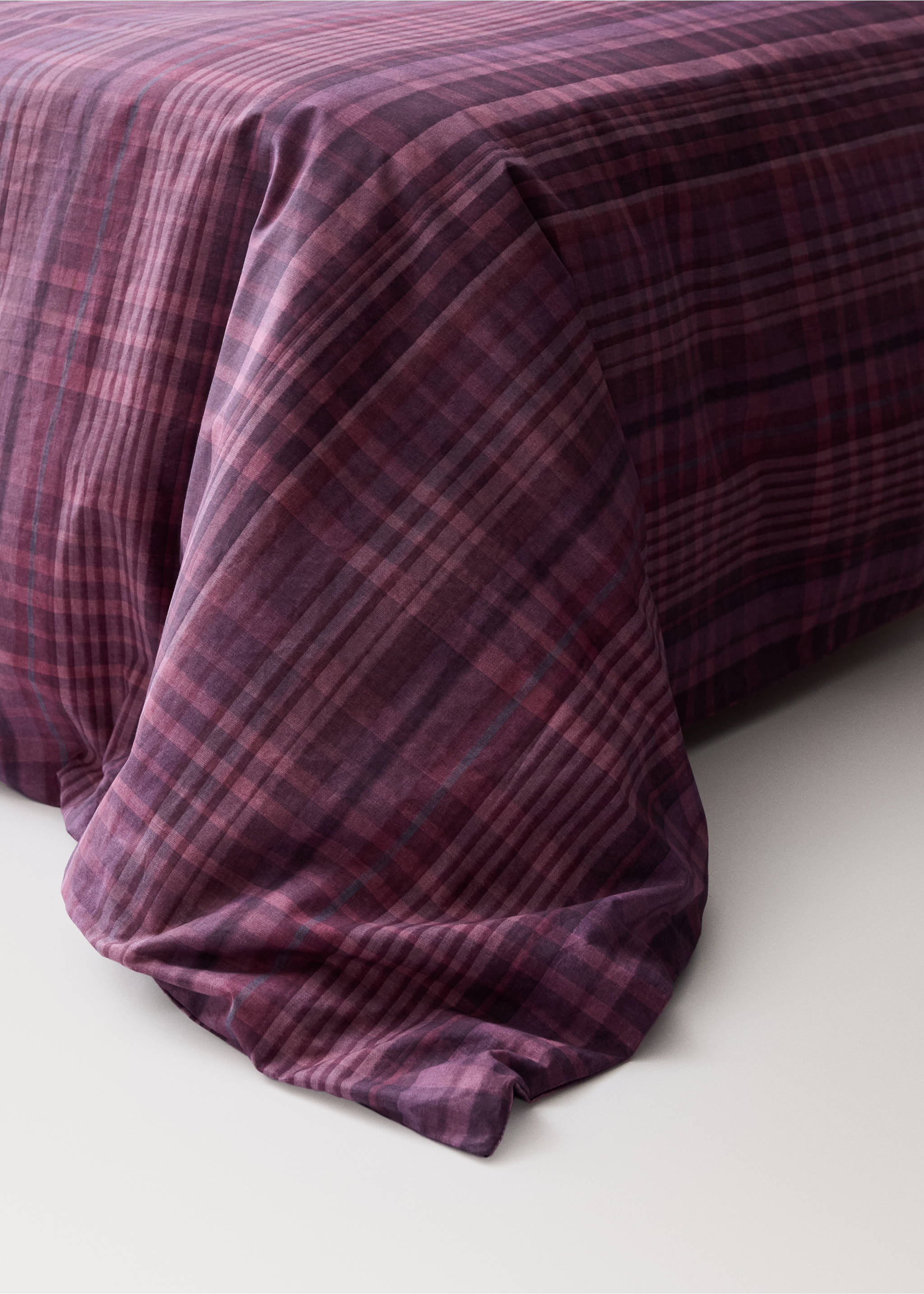 100% cotton percale checked duvet cover for 135/140 cm bed - Details of the article 8, Wine. Ref: 37004124-00.
