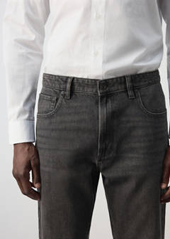 Light wash Moby relaxed fit jeans — Open Grey 4