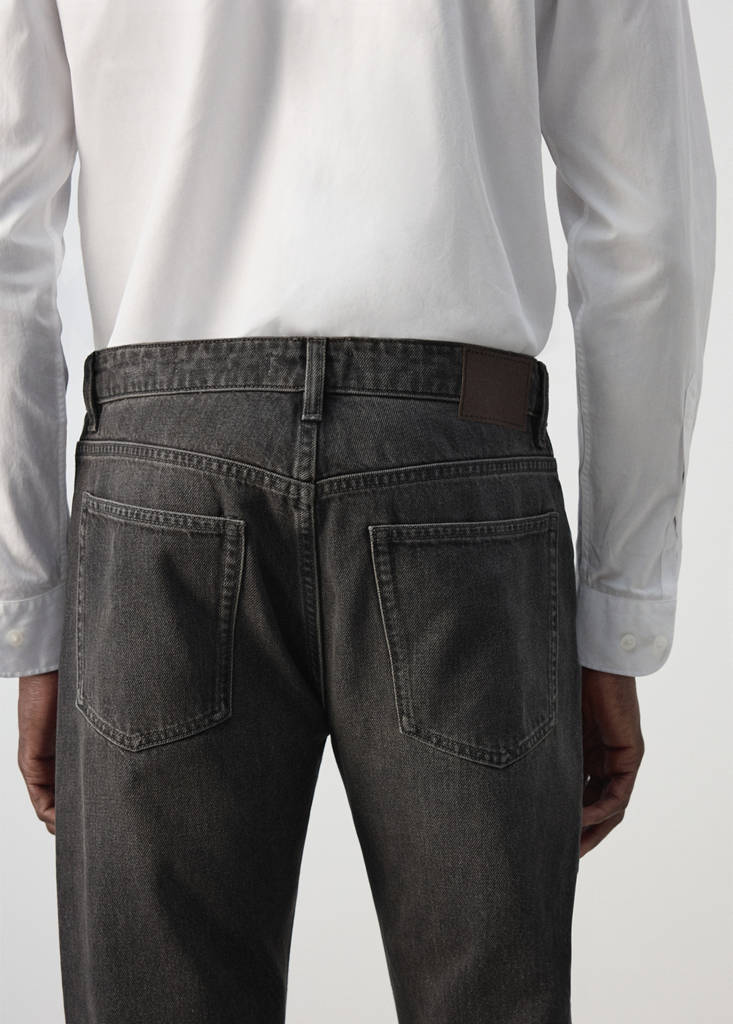 Light wash Moby relaxed fit jeans — Open Grey