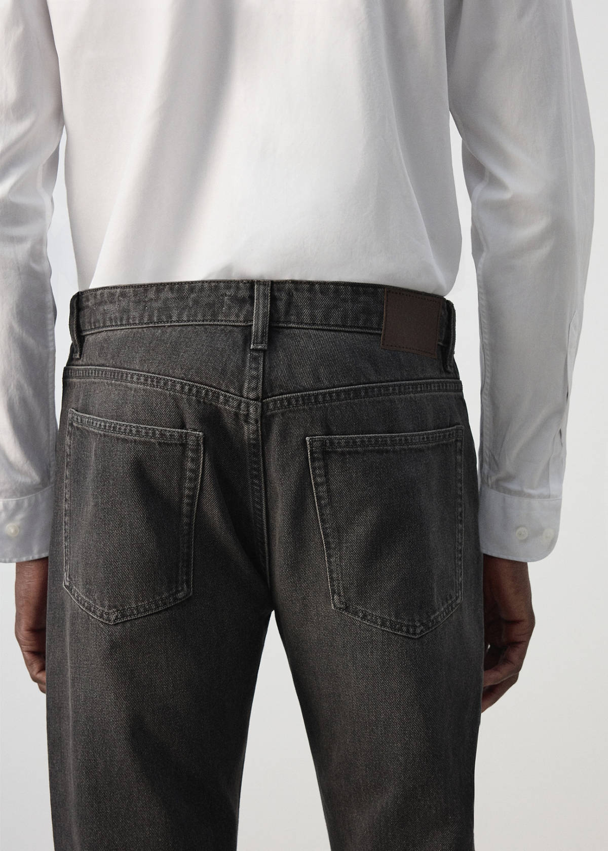 Light wash Moby relaxed fit jeans — Open Grey