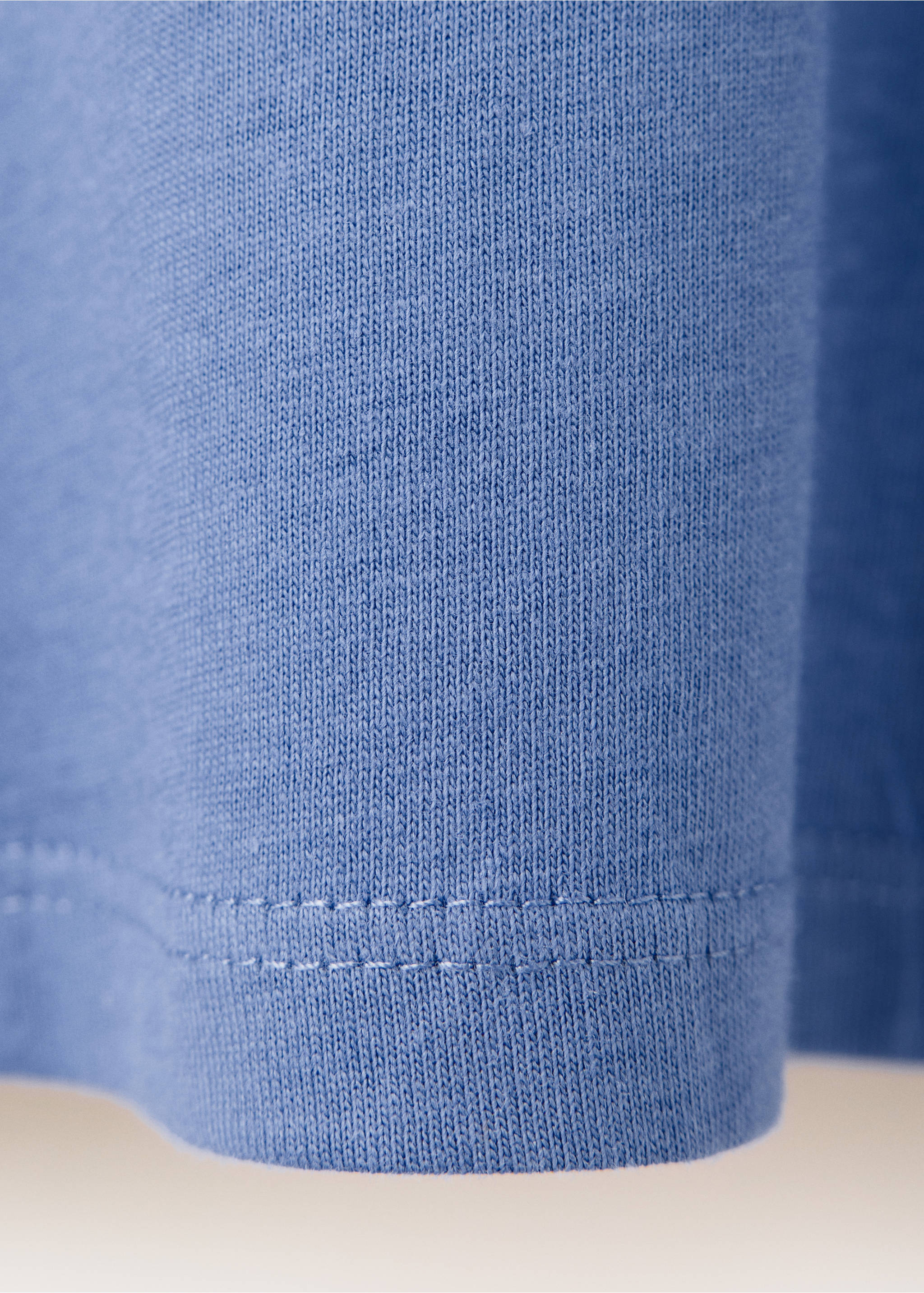 Long-sleeved t-shirt with embossed print - Details of the article 0, Vibrant blue. Ref: 37004426-00.