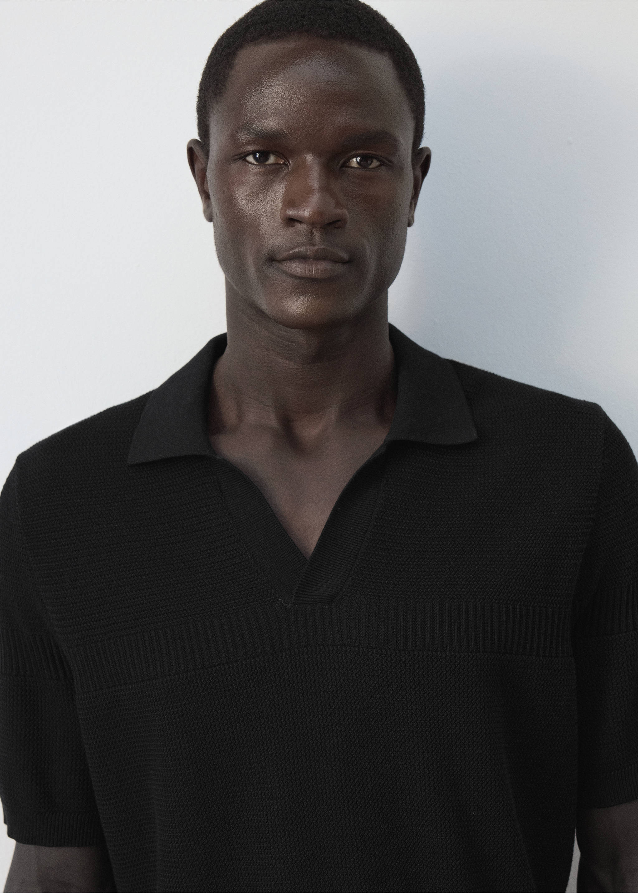 100% cotton fine knit polo - Details of the article 1, Black. Ref: 37004428-00.