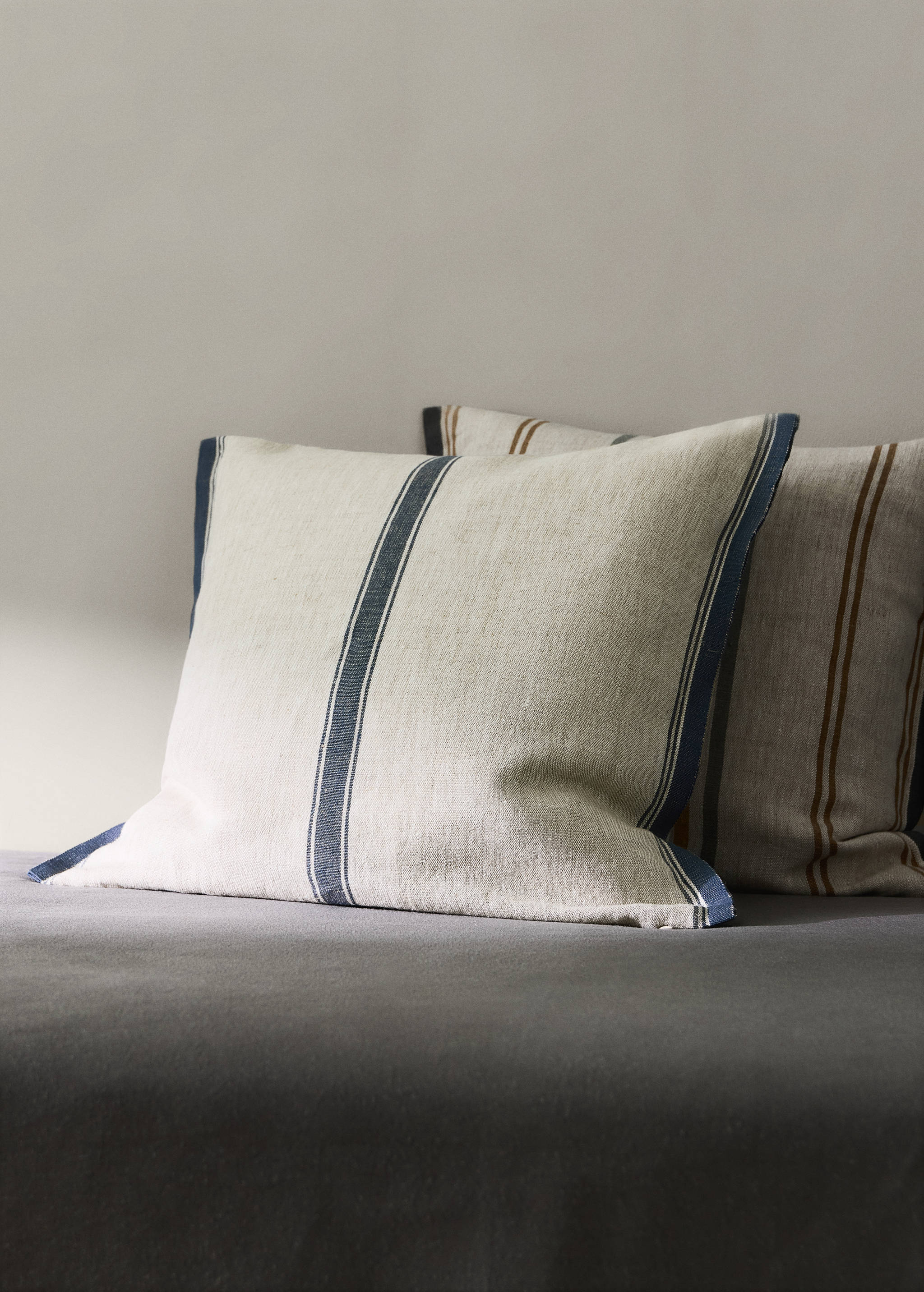 Woven stripe linen cushion cover 50x50 cm - General plane