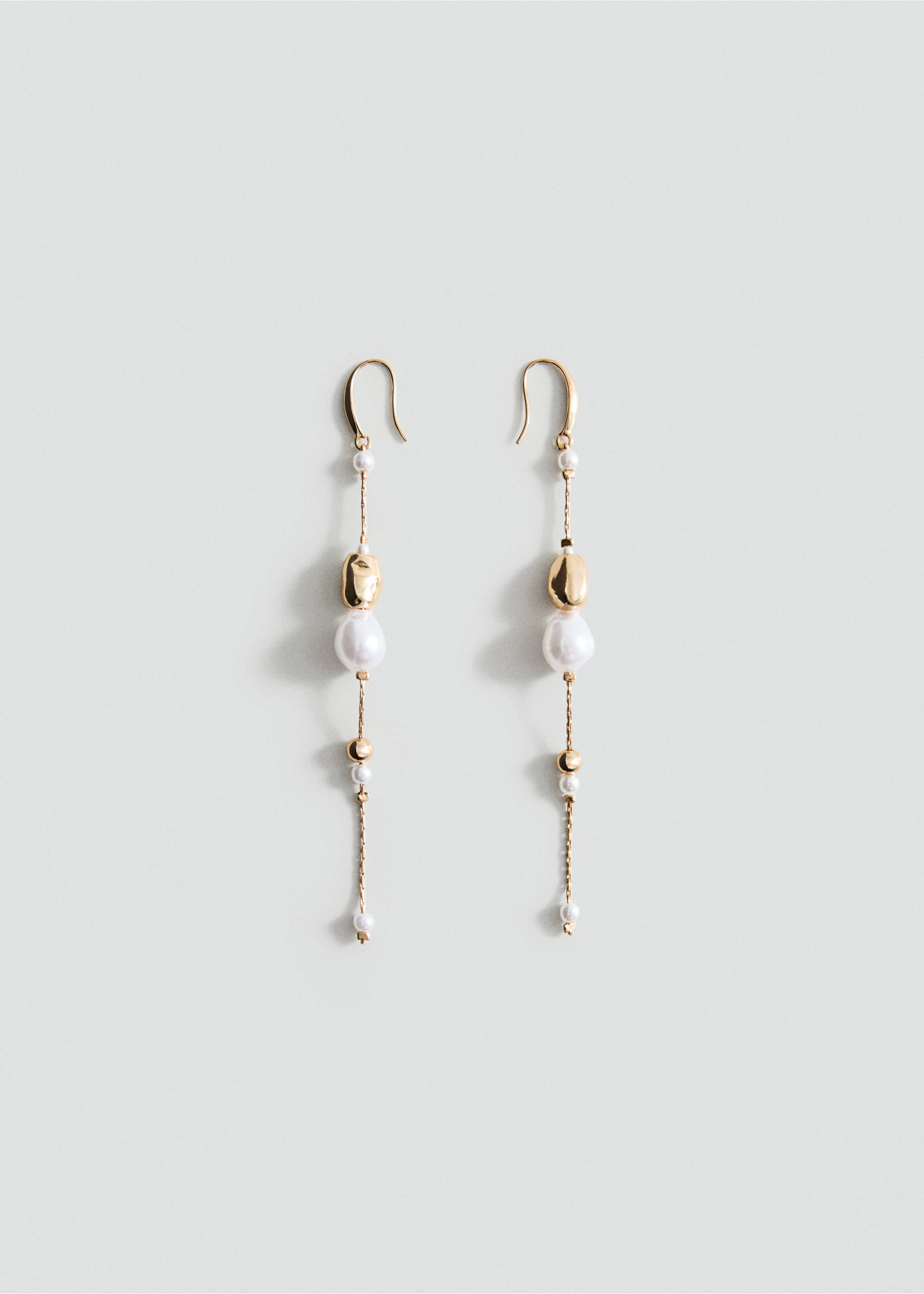 Combined pearl drop earrings - Article without model, Gold. Ref: 37004448-00.