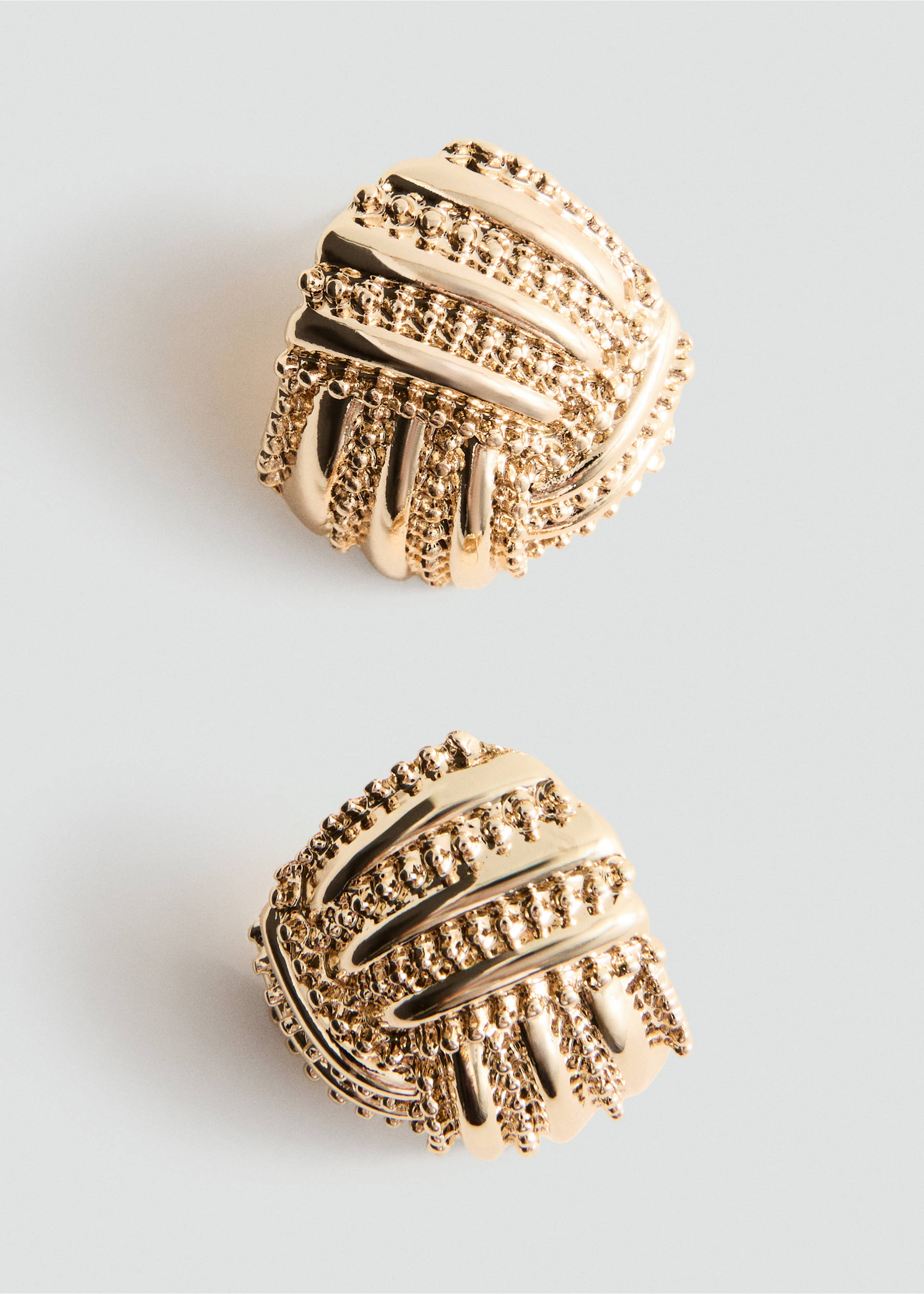 Round embossed stainless steel earrings - Details of the article 1, Gold. Ref: 37004449-00.