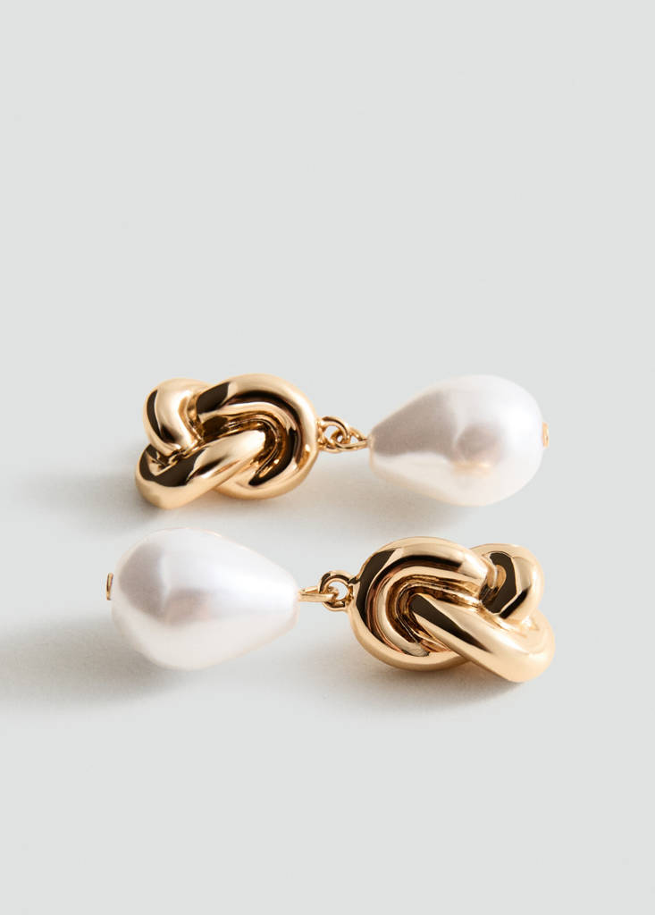 Pearl dangle earrings — Gold
