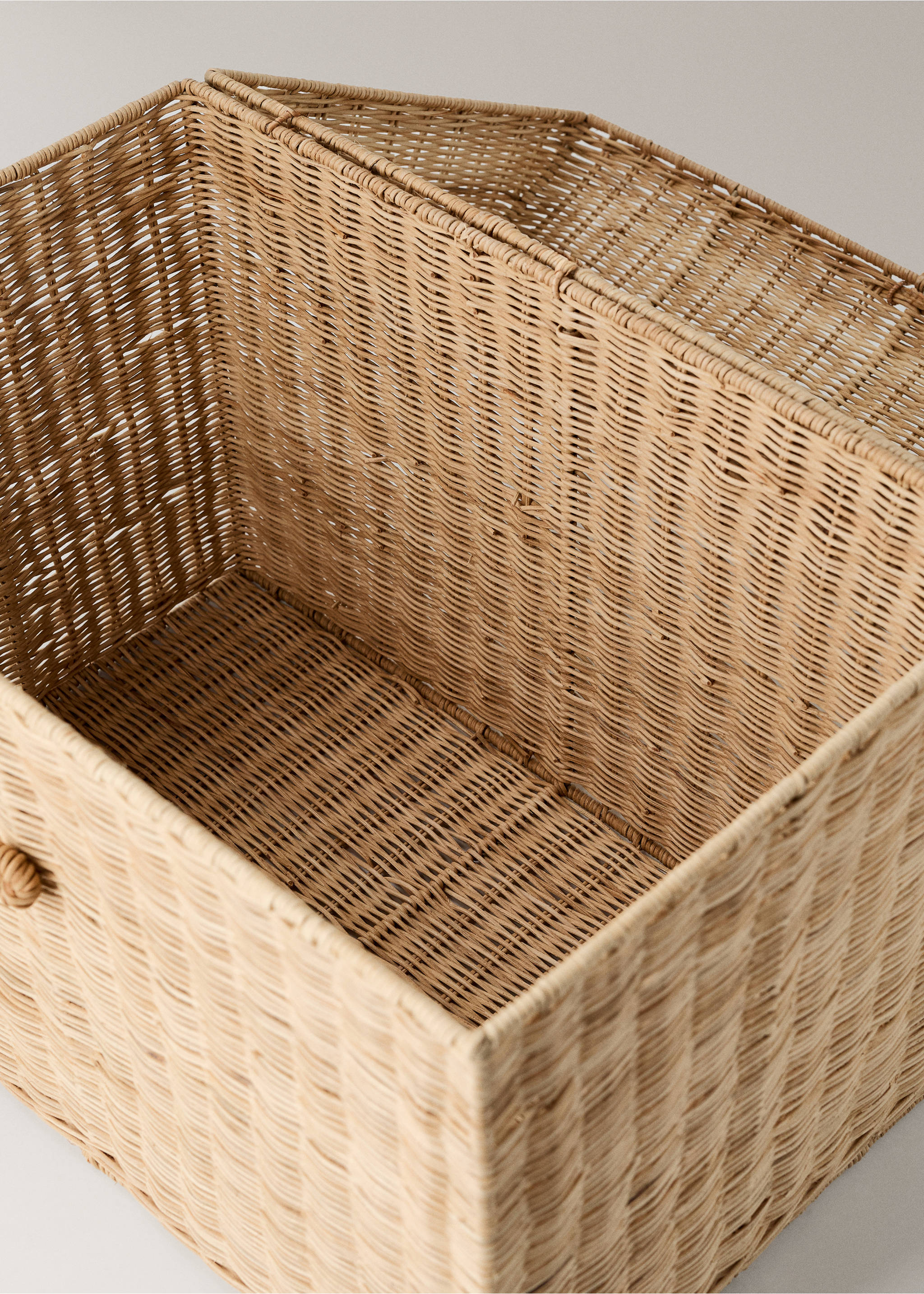 Large rattan trunk basket - Details of the article 3, Beige. Ref: 37004465-00.