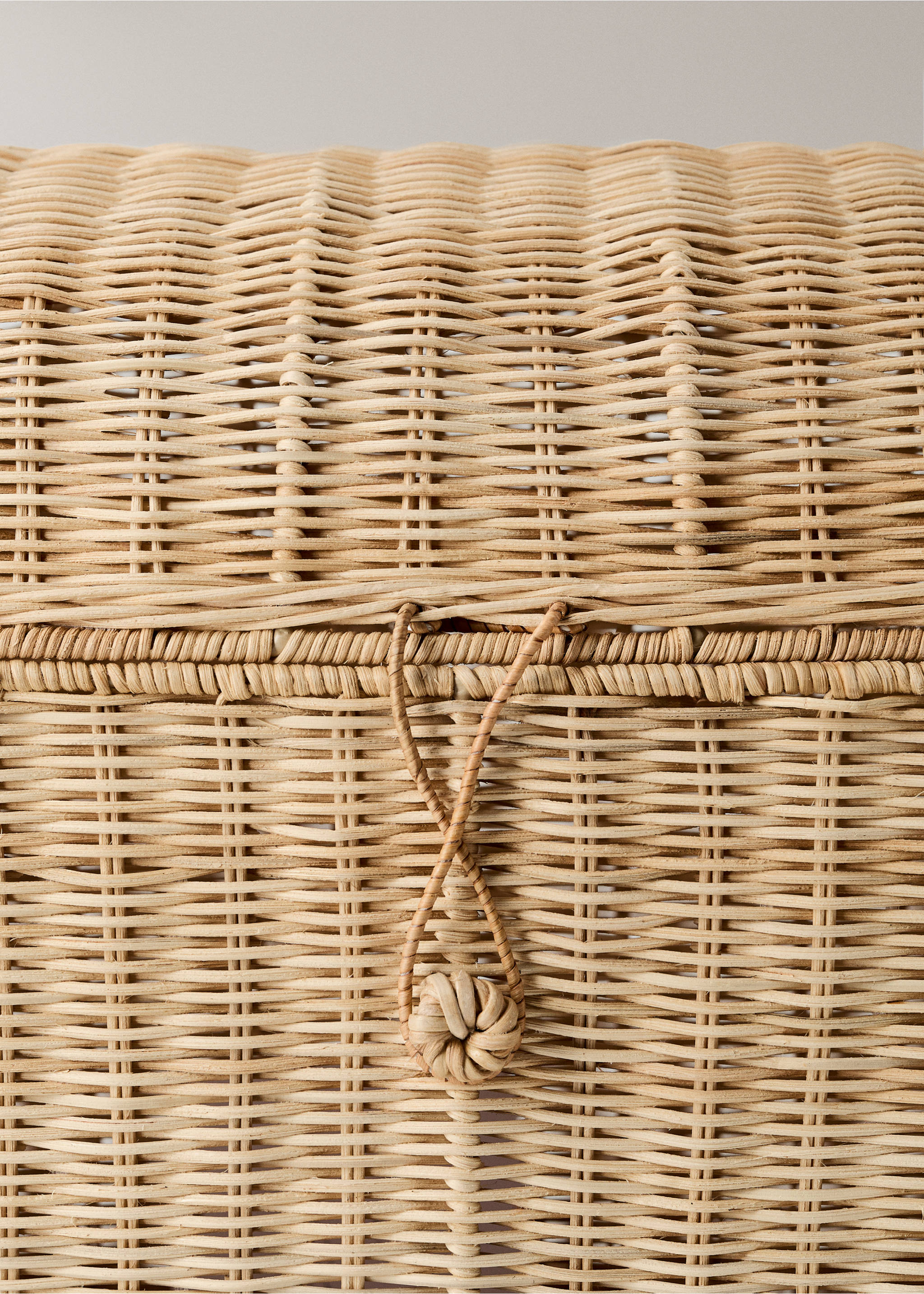 Medium rattan basket trunk - Details of the article 2, Beige. Ref: 37004466-00.