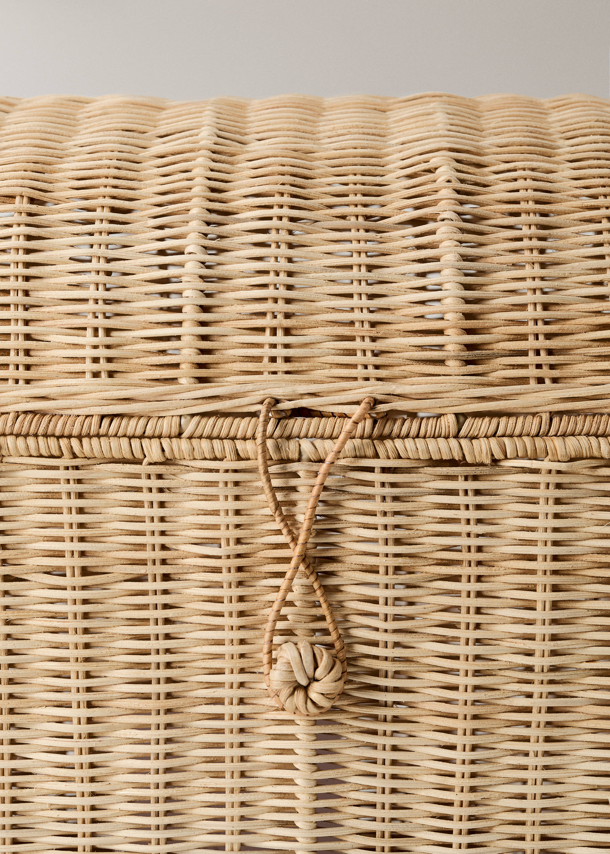 Medium rattan basket trunk - Details of the article 2