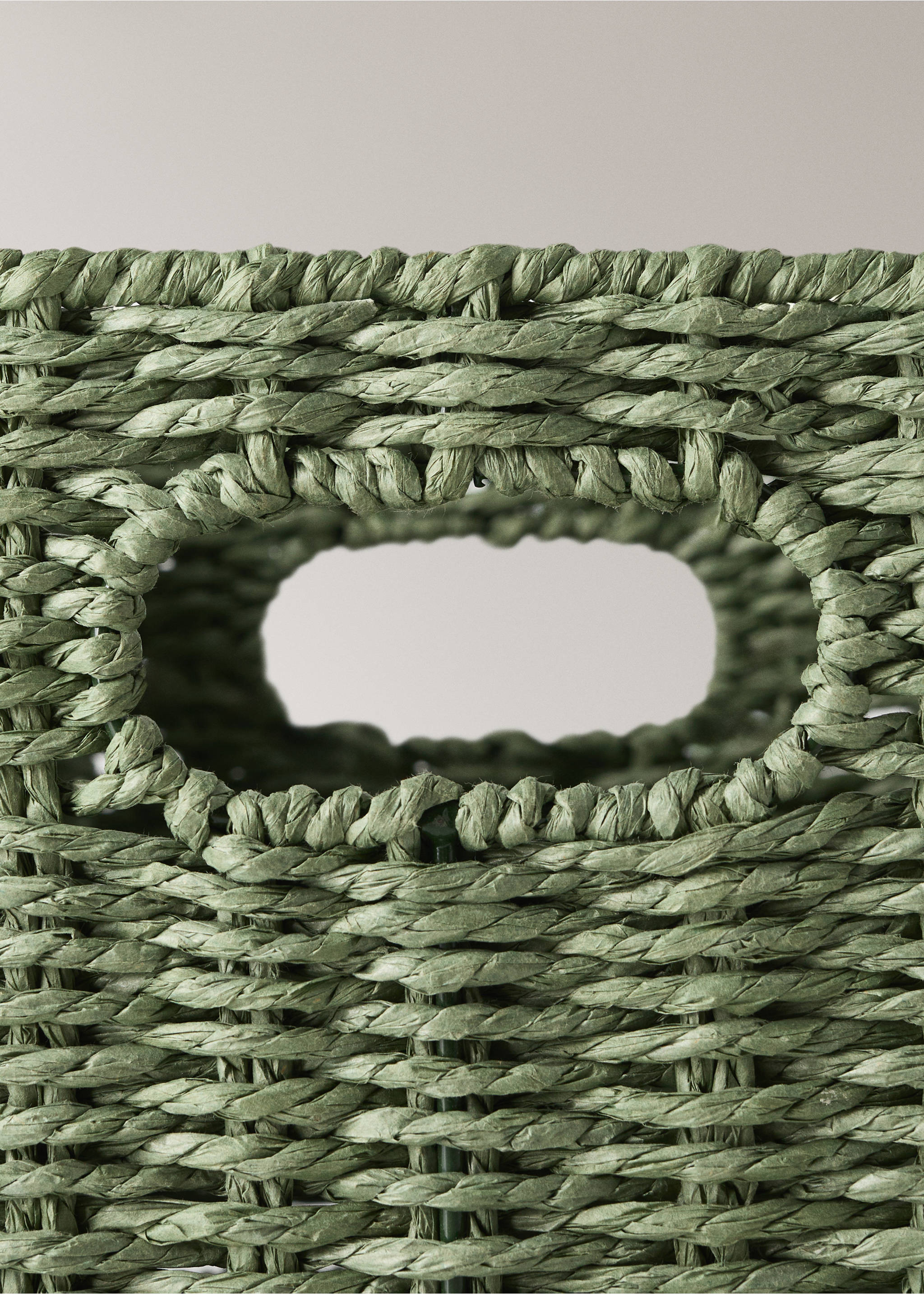 Panier en papier moyen couleur - Détail de l'article 2, Vert forêt. Ref: 37004474-00.