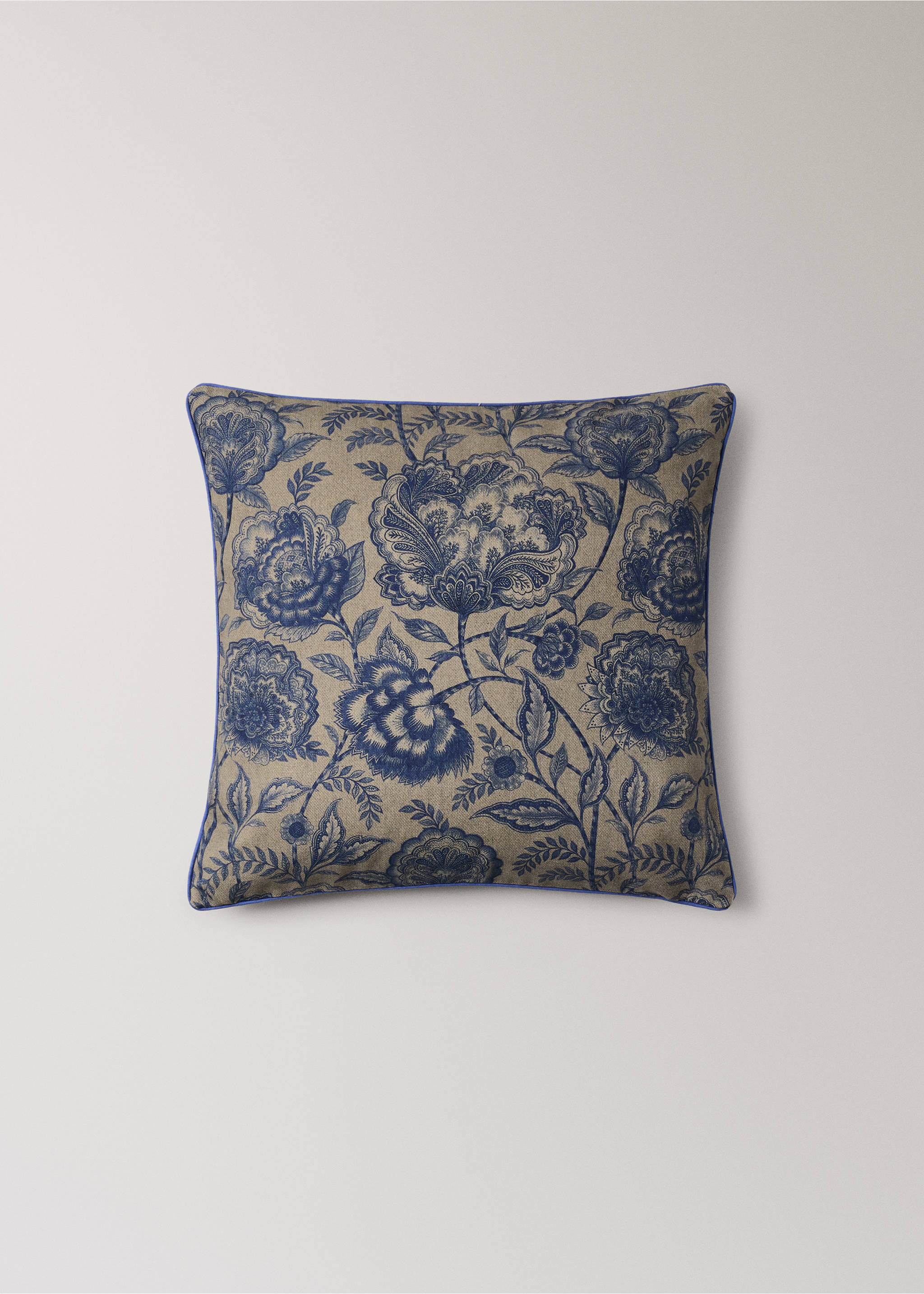 Cotton floral cushion cover 50 x 50 cm - Article without model, Blue. Ref: 37004476-00.