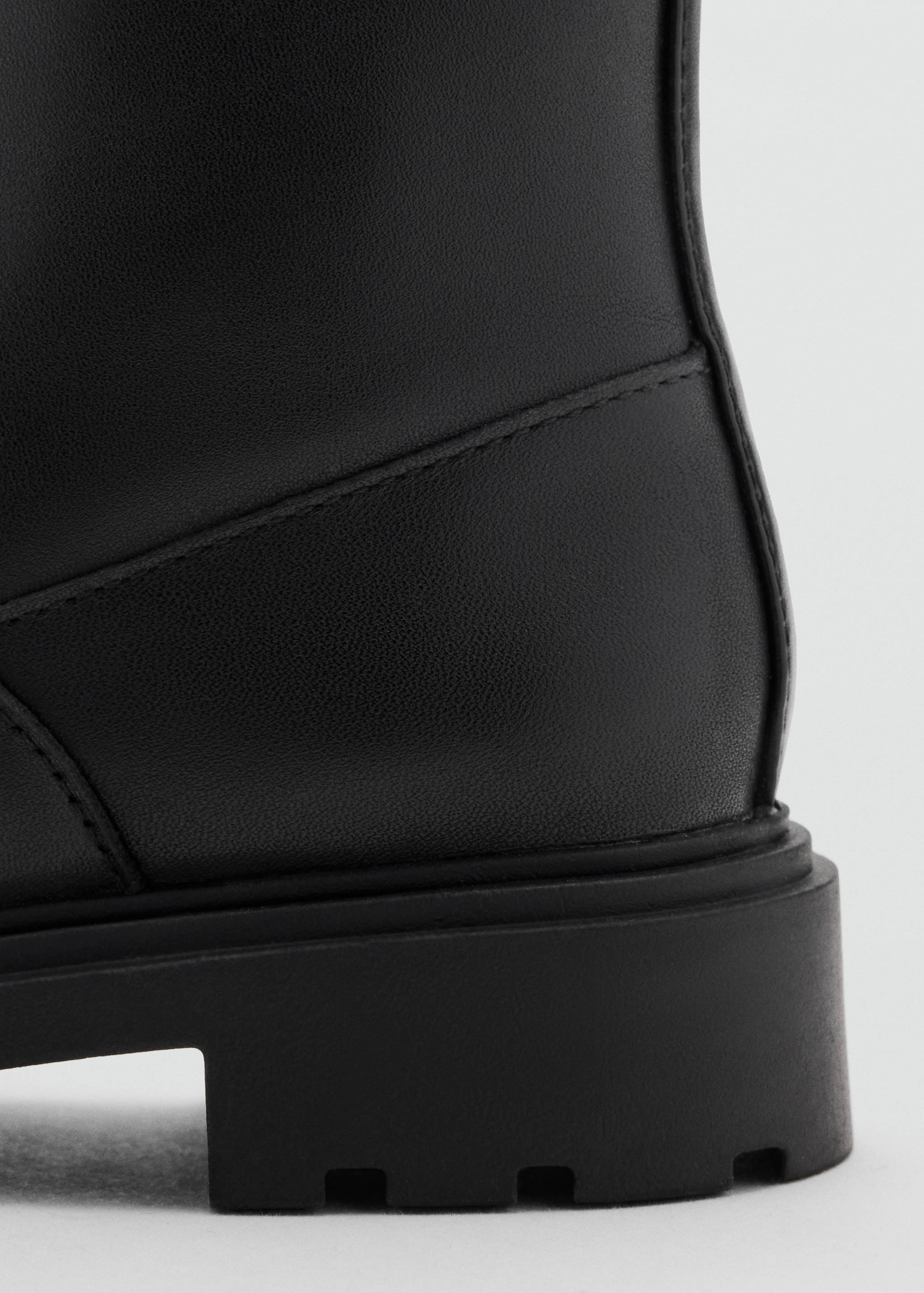 Bovine leather lace-up ankle boot - Details of the article 1