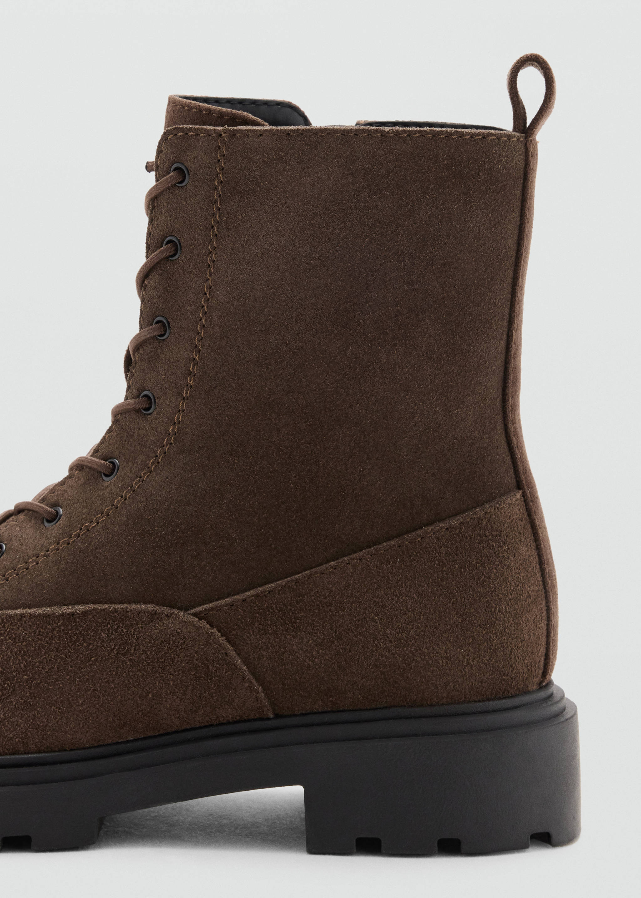 Bovine leather lace-up ankle boot - Details of the article 1