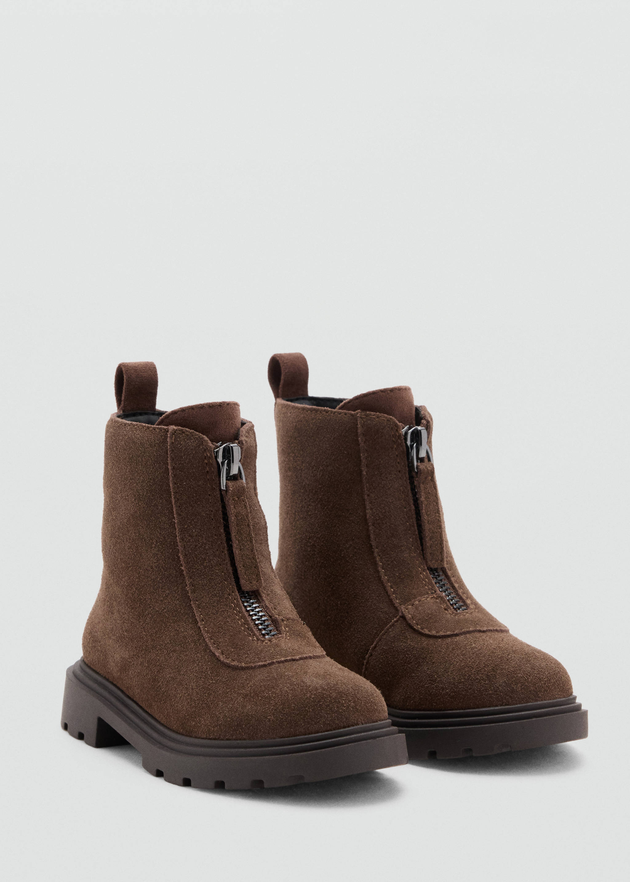 Bovine leather ankle boot with front zipper - Medium plane