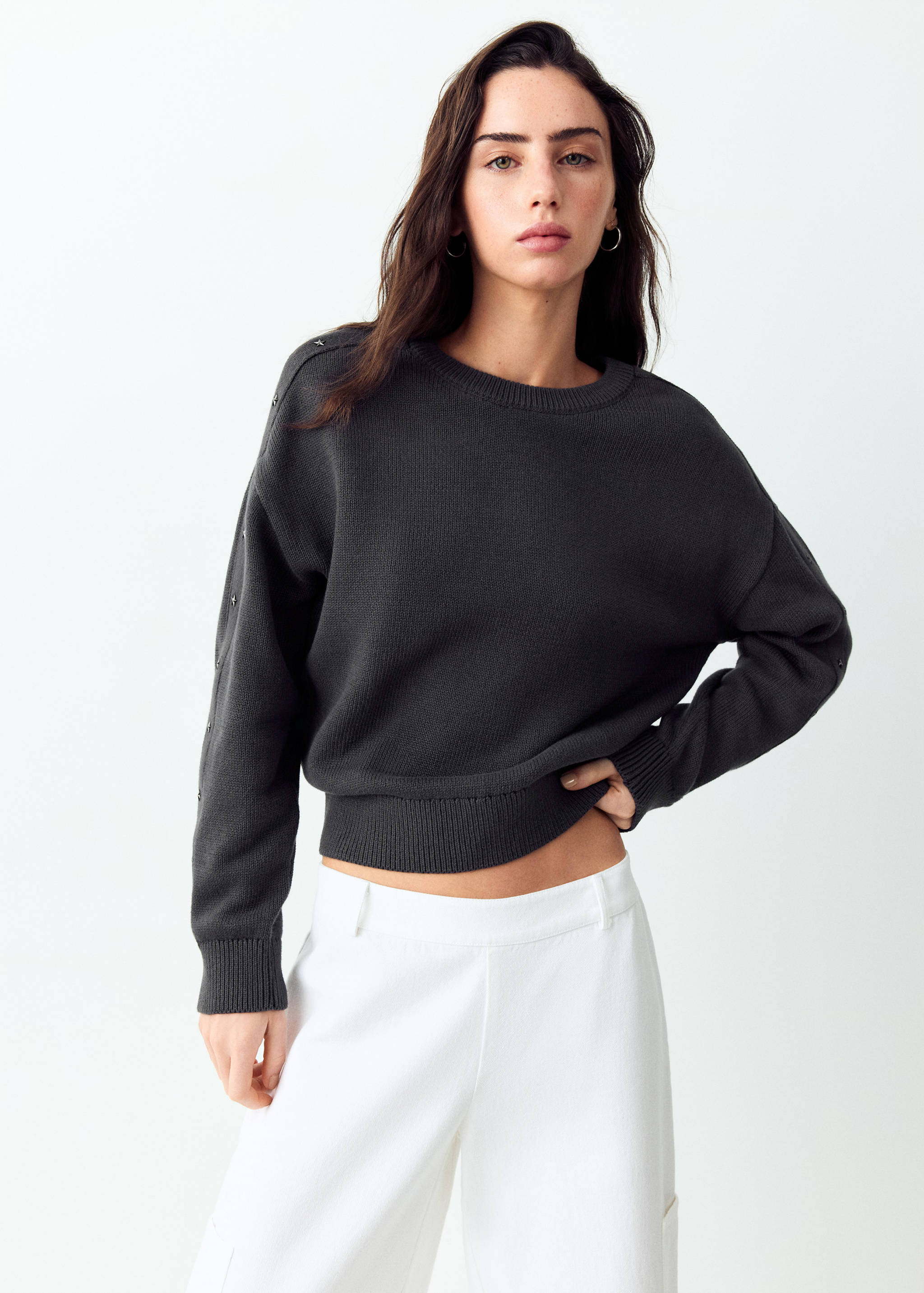 Jersey oversize tachuelas estrella - Plano medio